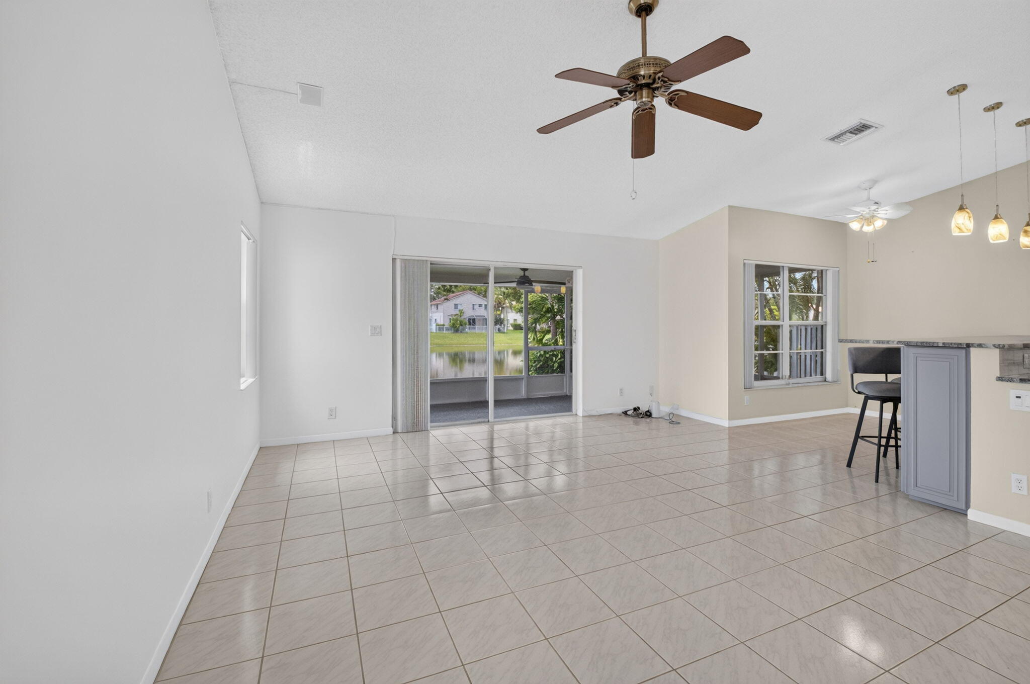 BOCA SPRINGS - Residential