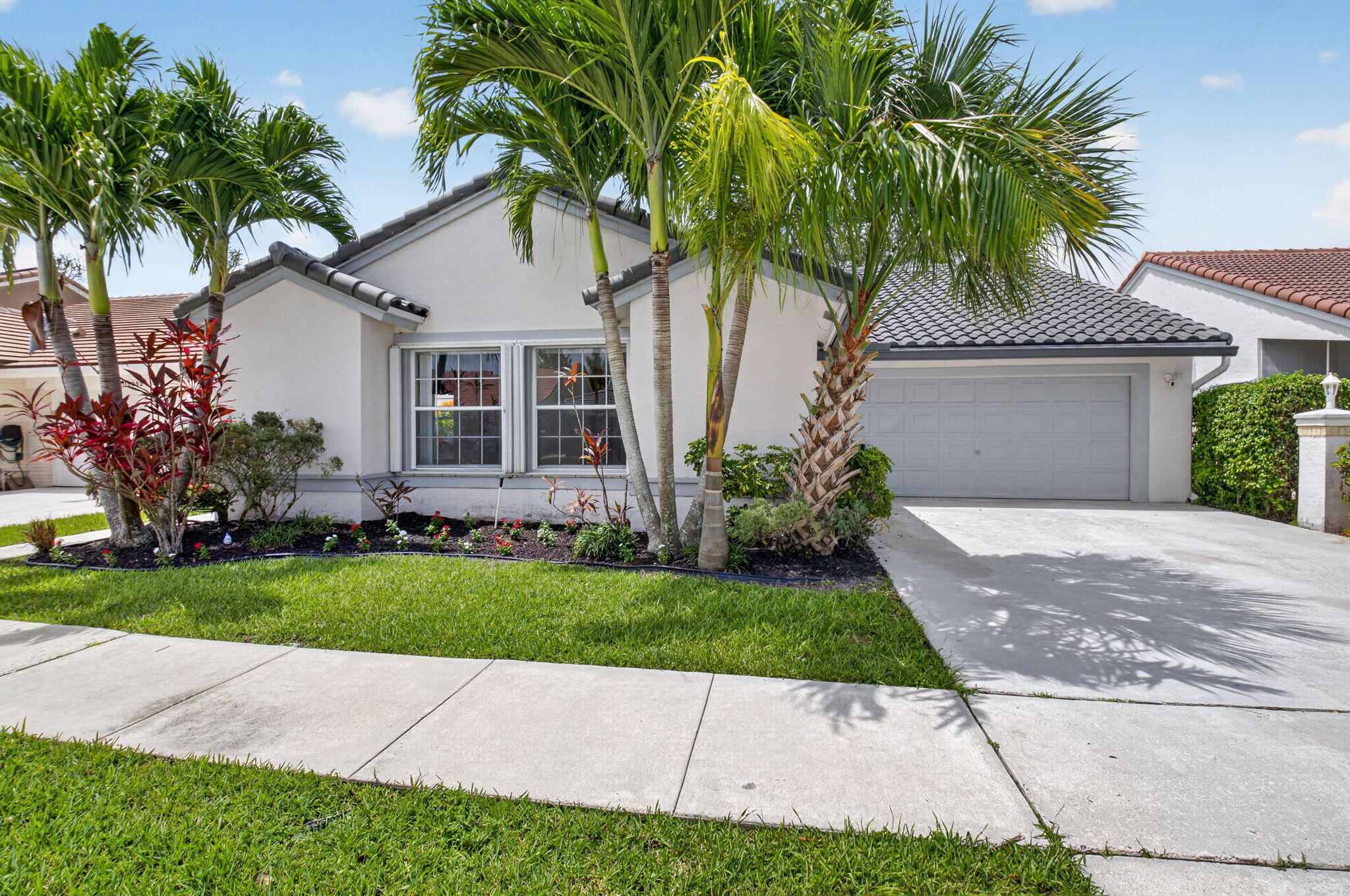 BOCA SPRINGS - Residential