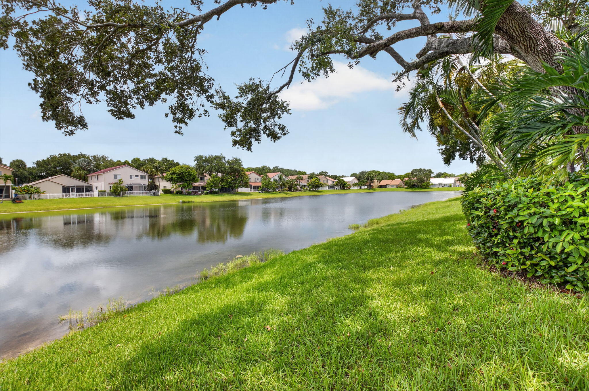 BOCA SPRINGS - Residential
