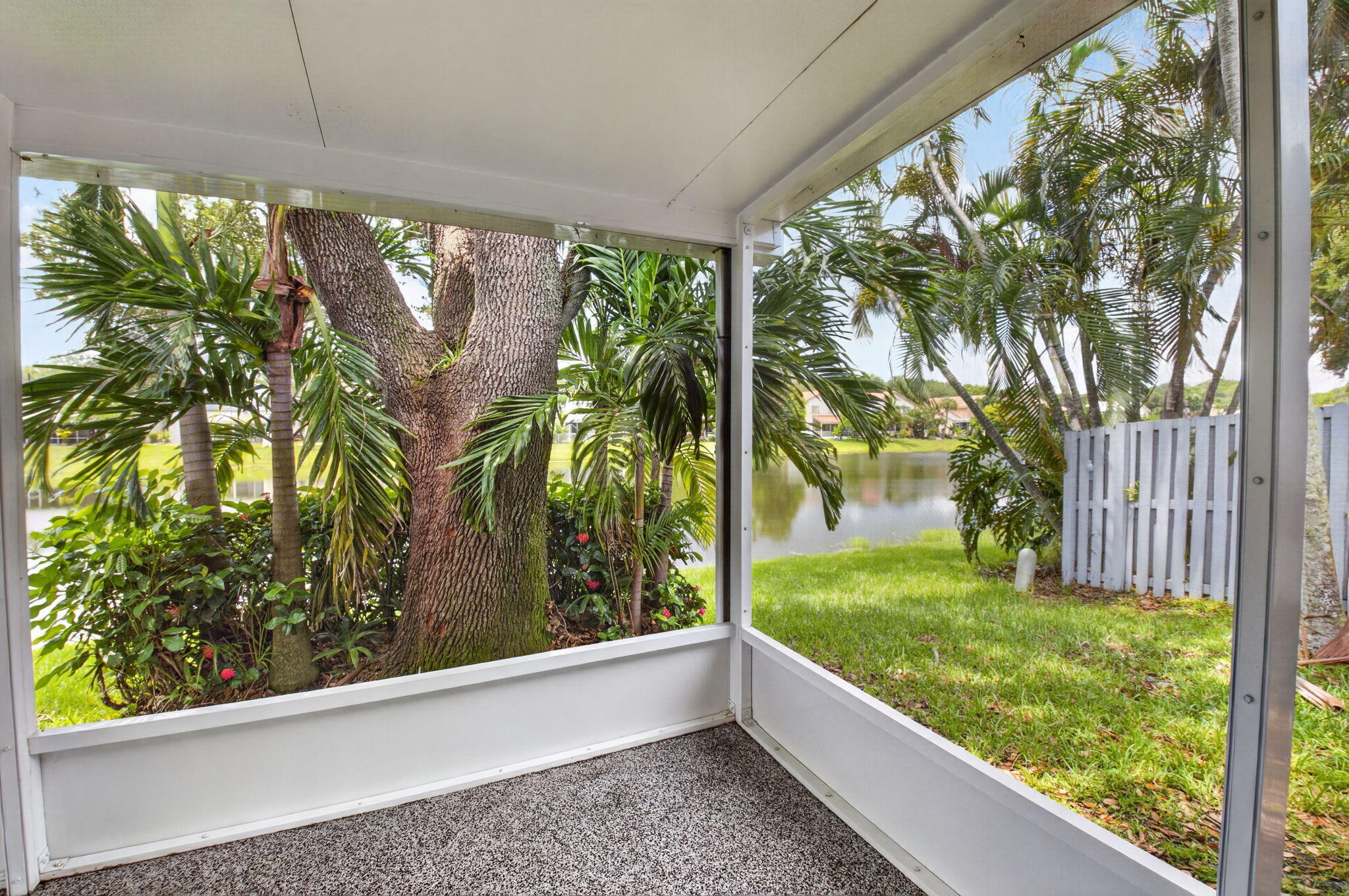 BOCA SPRINGS - Residential