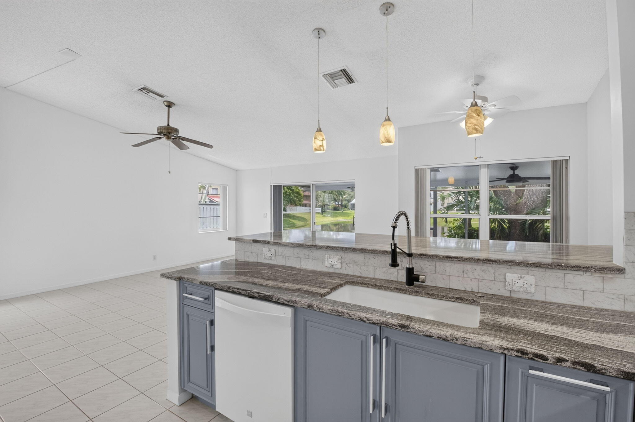 BOCA SPRINGS - Residential