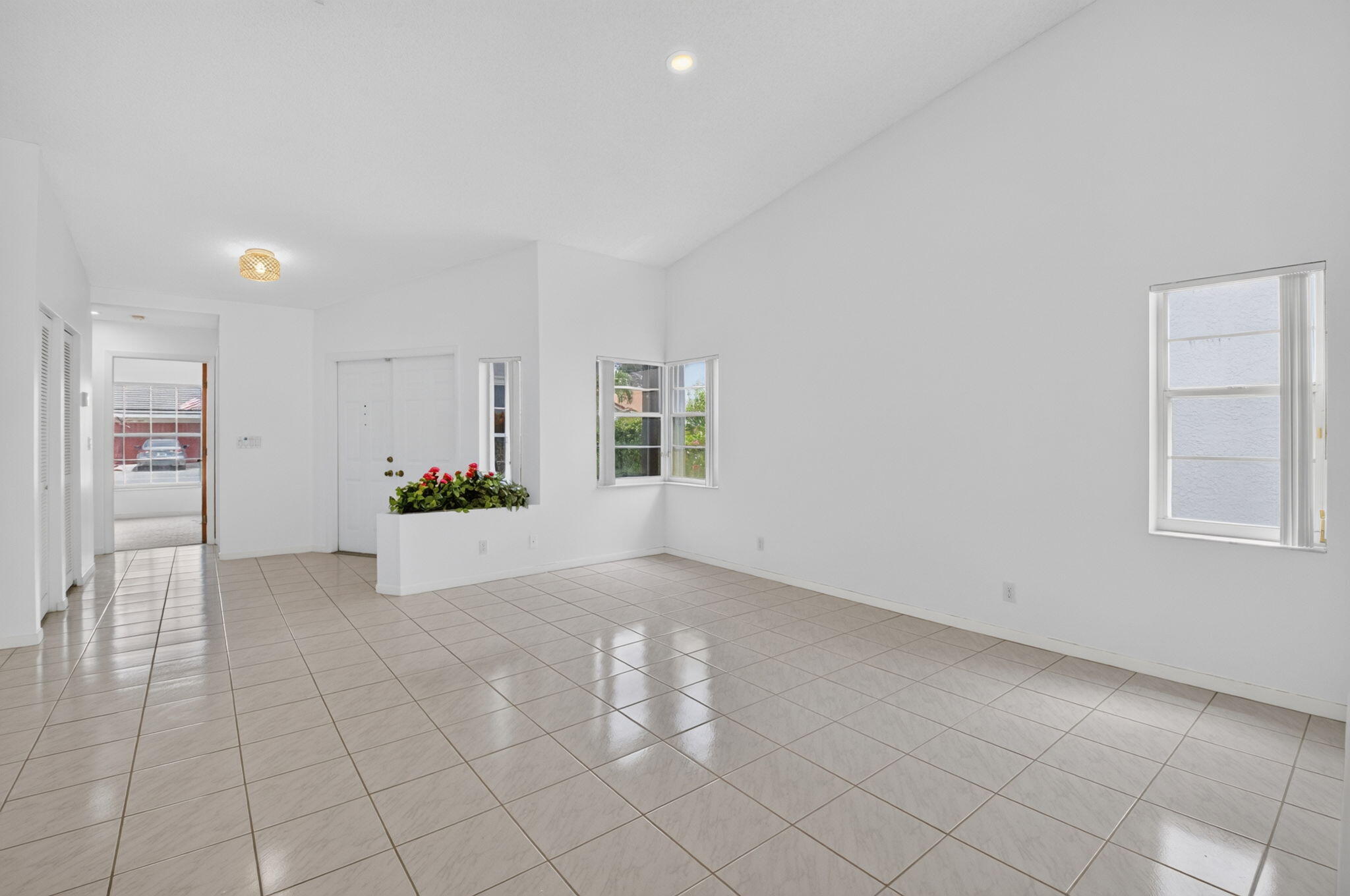 BOCA SPRINGS - Residential