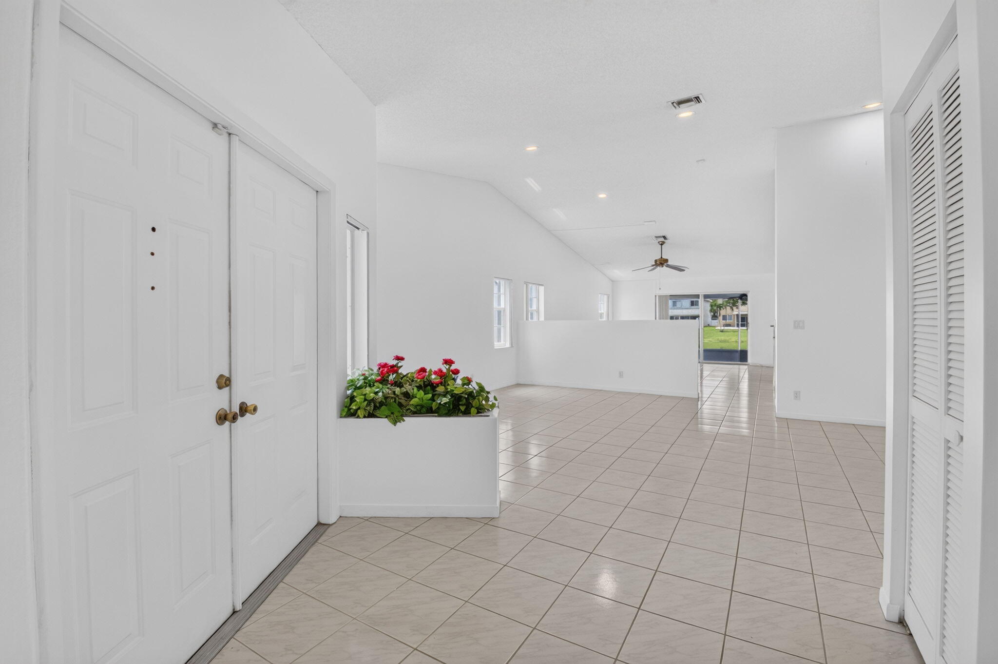 BOCA SPRINGS - Residential