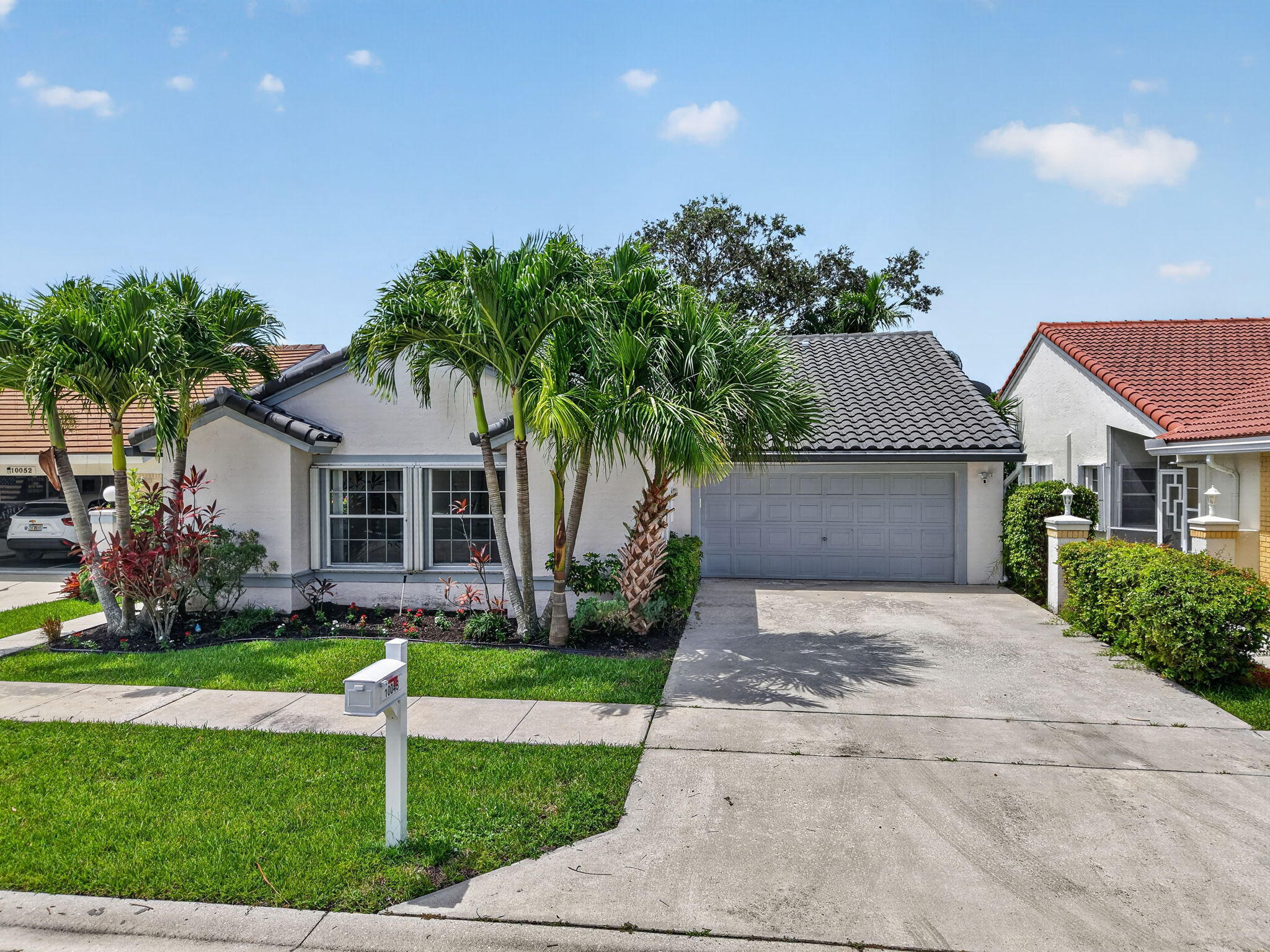 BOCA SPRINGS - Residential