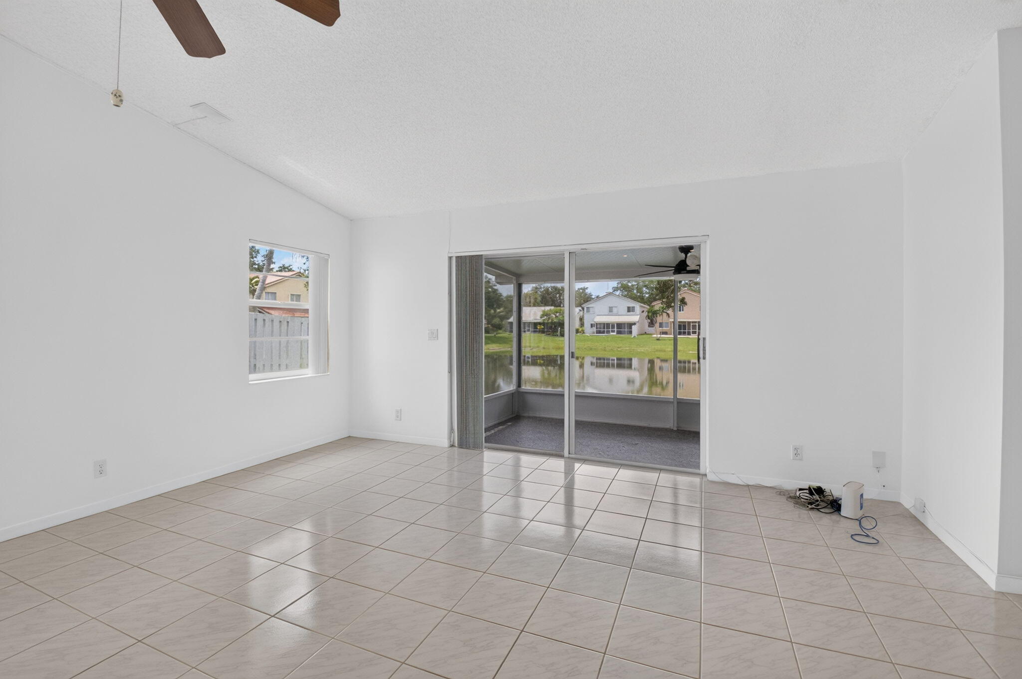 BOCA SPRINGS - Residential