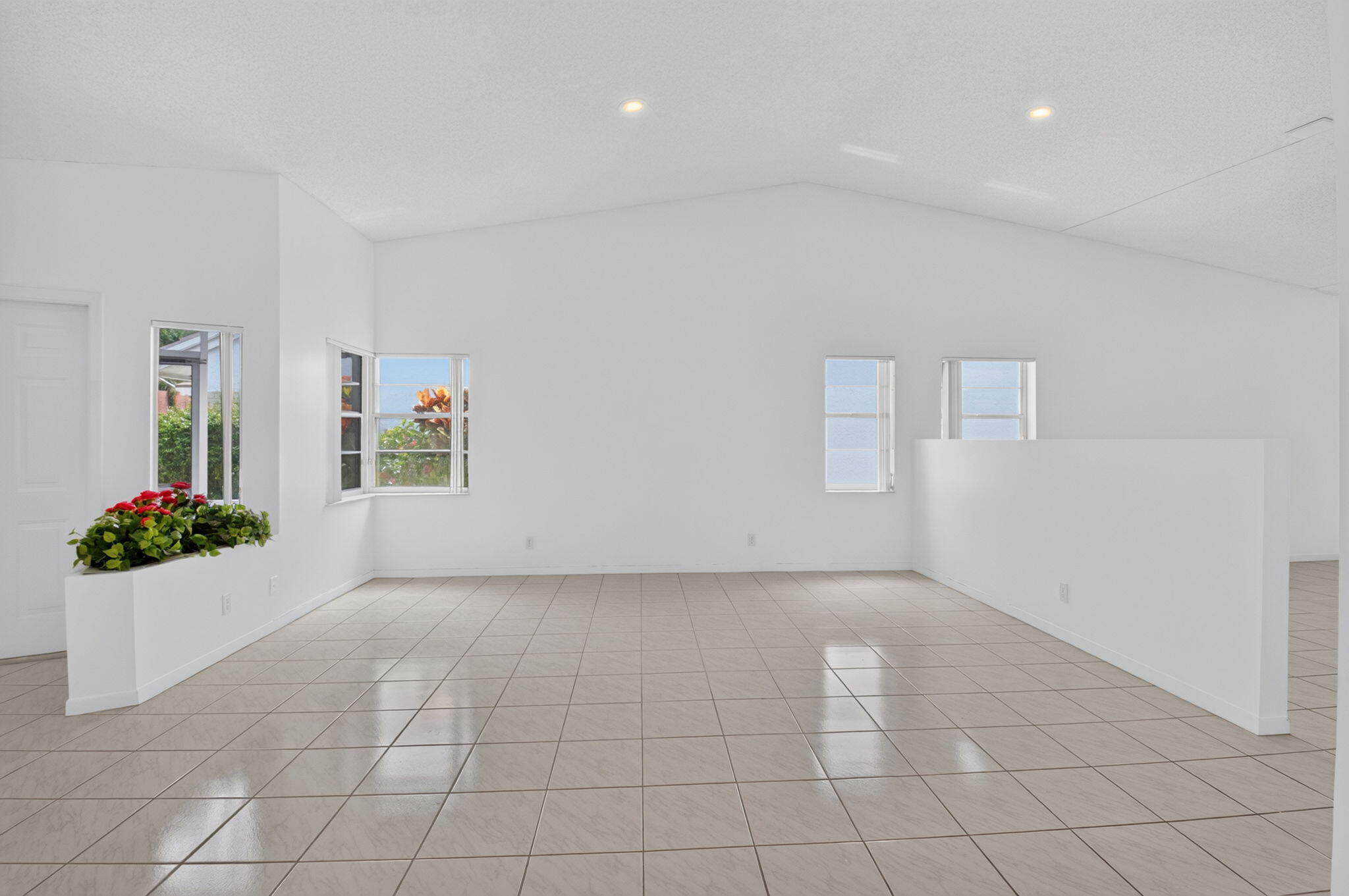 BOCA SPRINGS - Residential