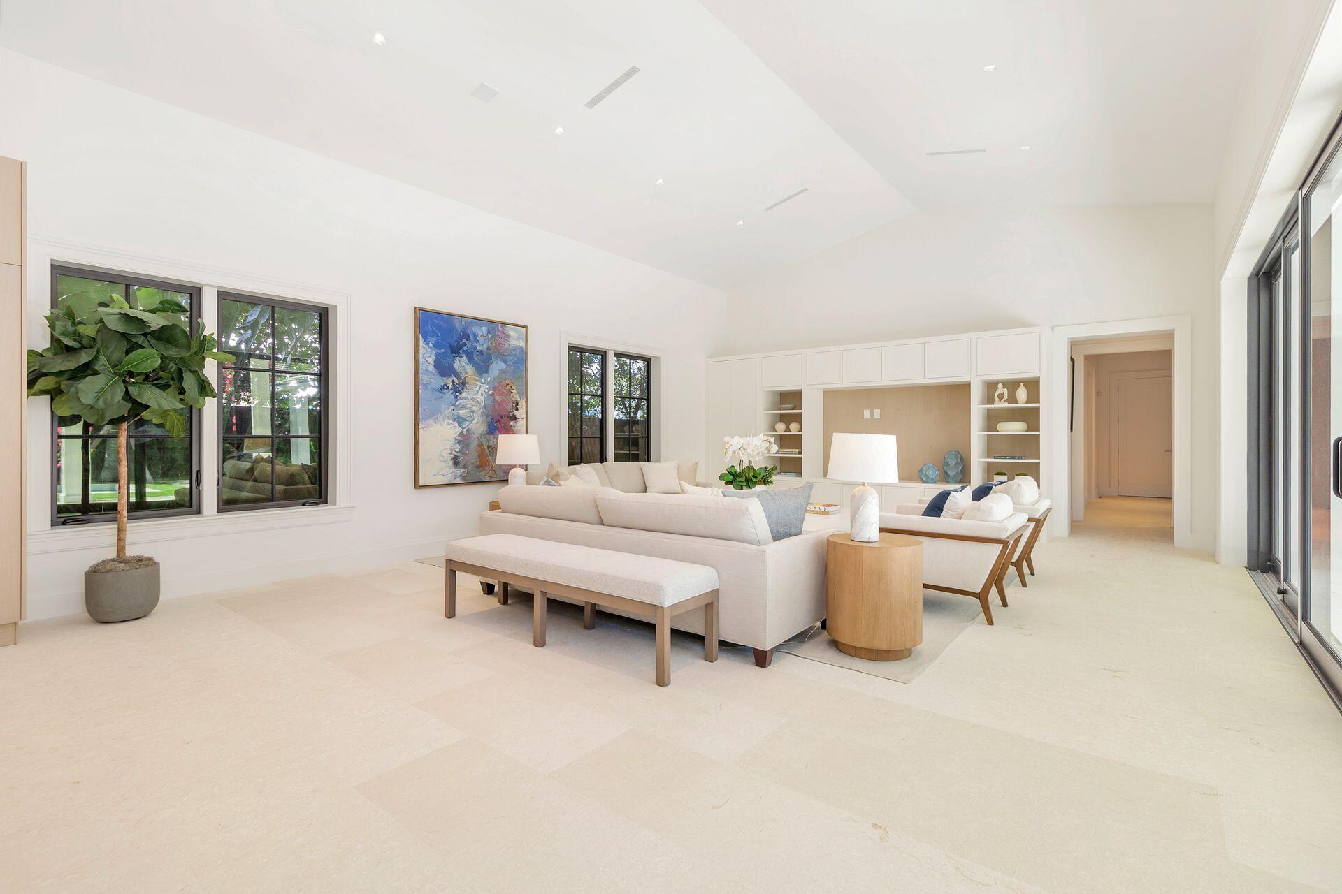 MIRAMAR SHORES - Residential