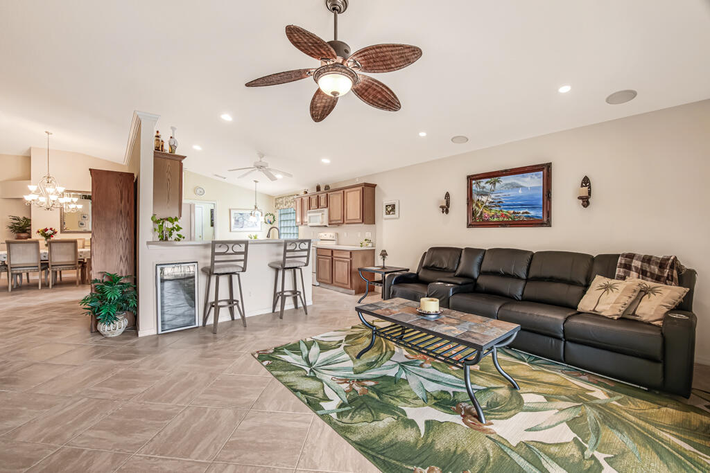VENETIAN ISLES - Residential