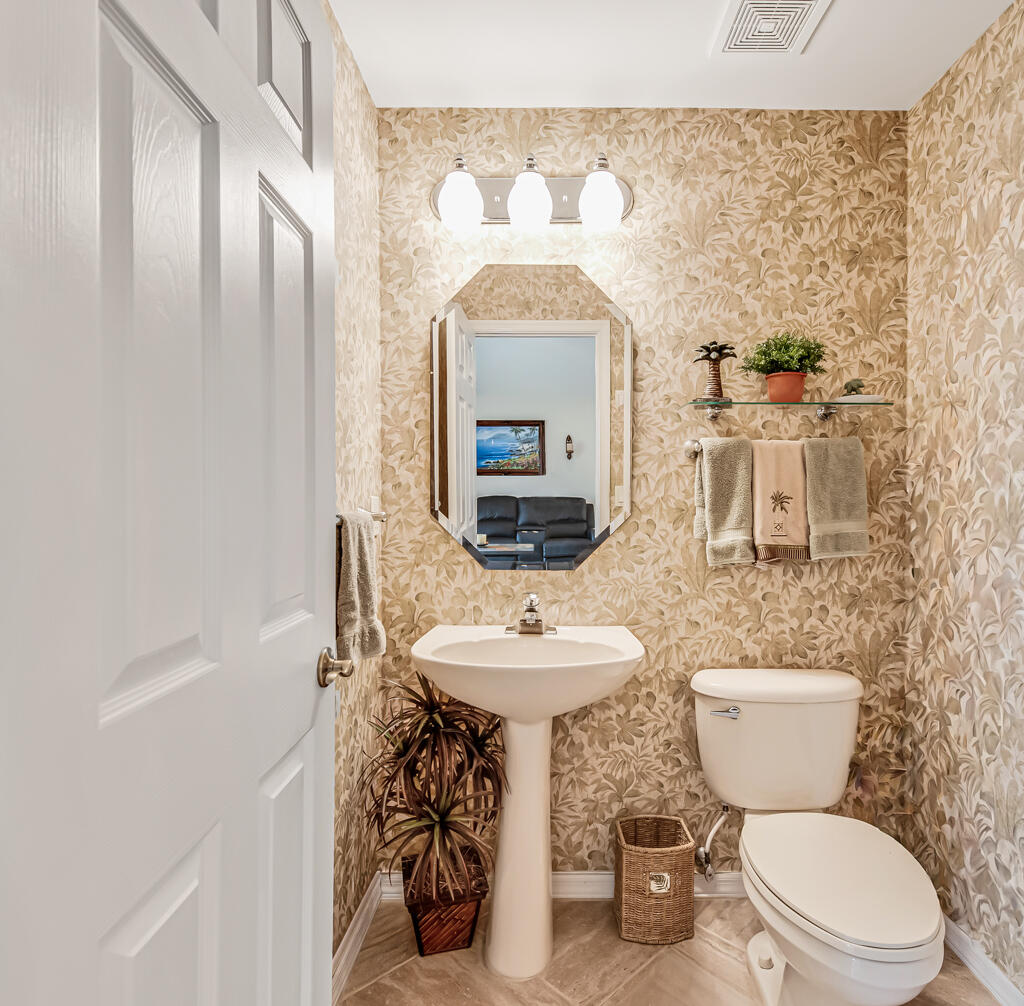 VENETIAN ISLES - Residential