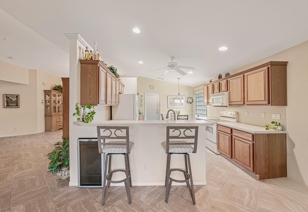 VENETIAN ISLES - Residential