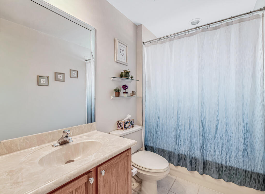 VENETIAN ISLES - Residential