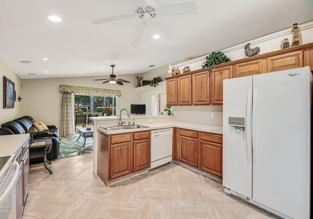 VENETIAN ISLES - Residential