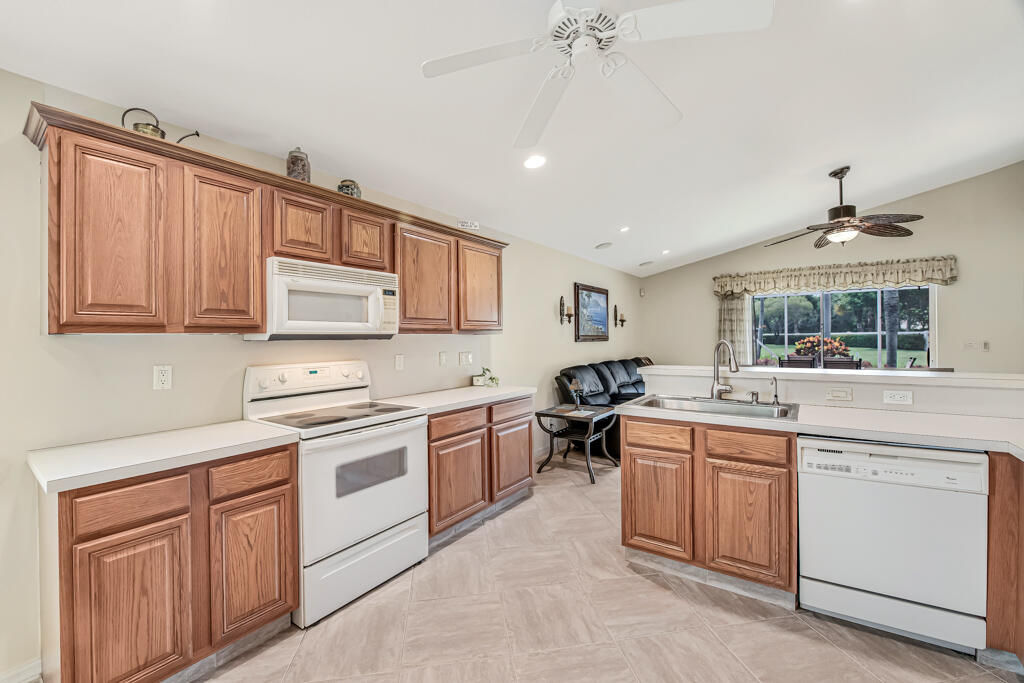 VENETIAN ISLES - Residential