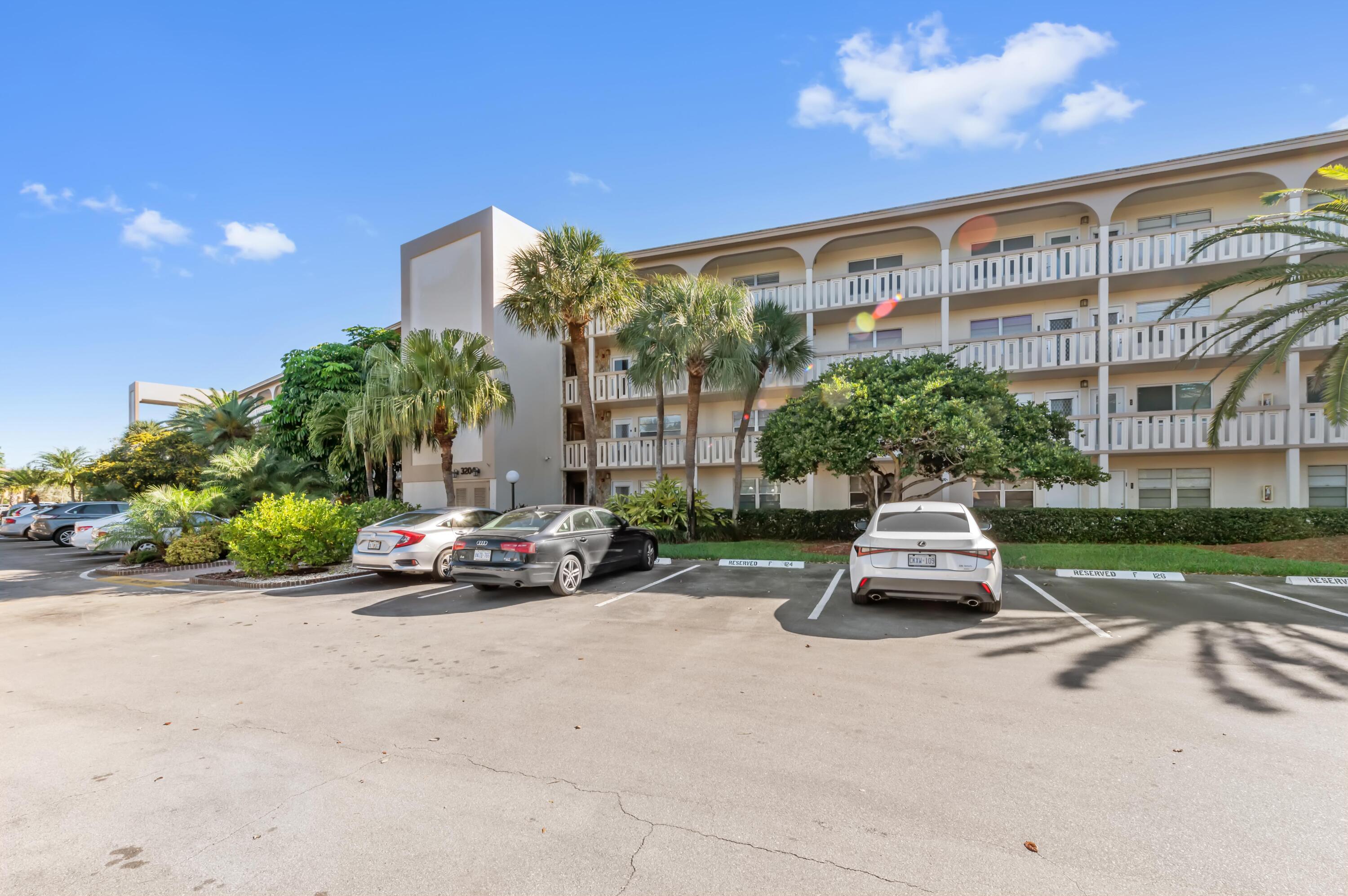WYNMOOR VILLAGE - Residential