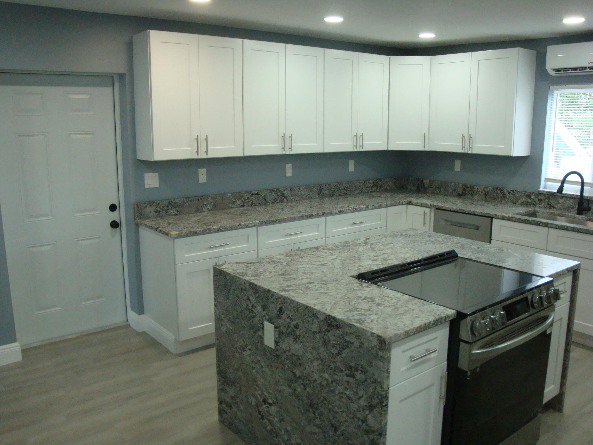 FOREST HILL VILLAGE 1 - Residential