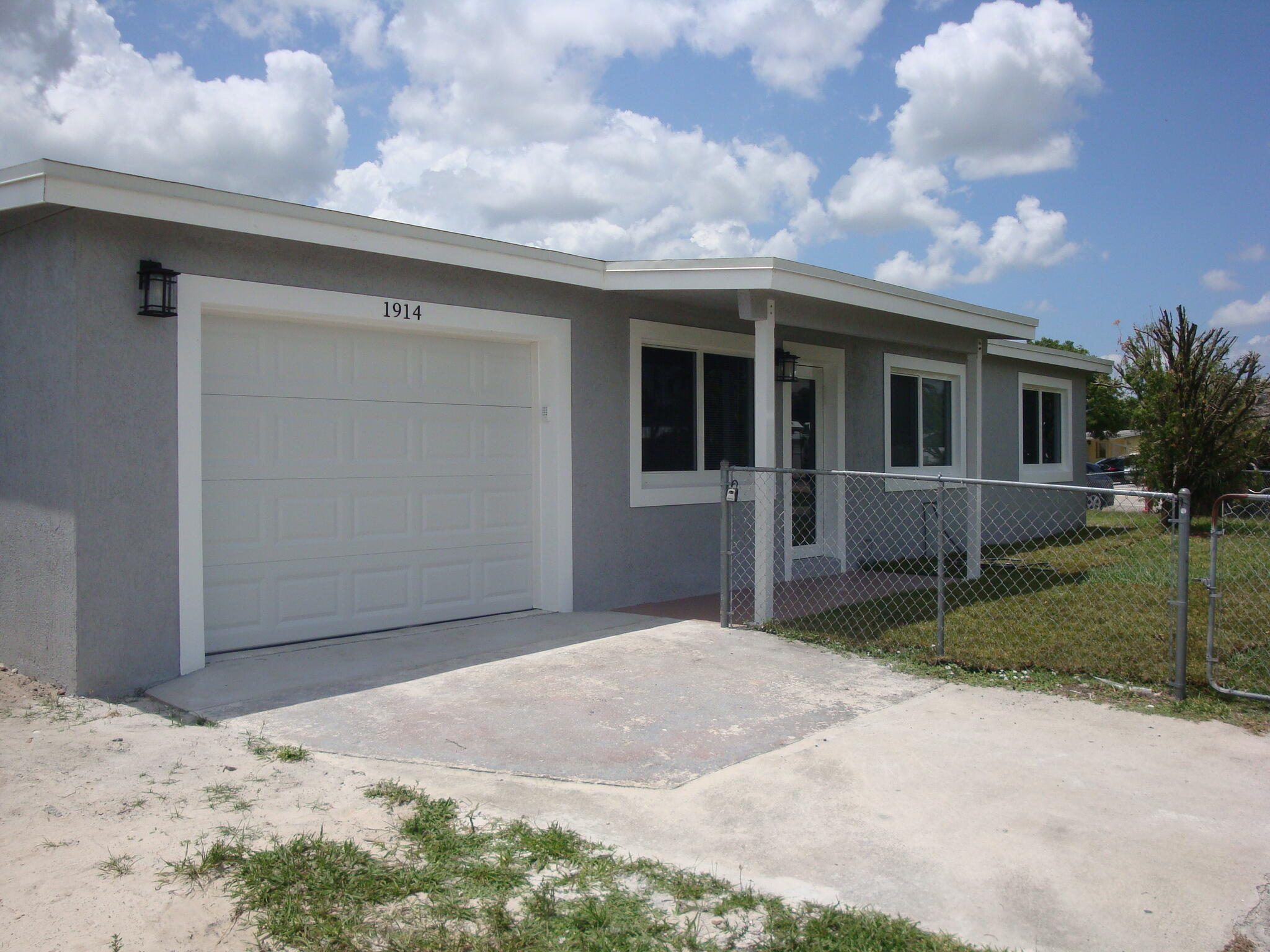 FOREST HILL VILLAGE 1 - Residential