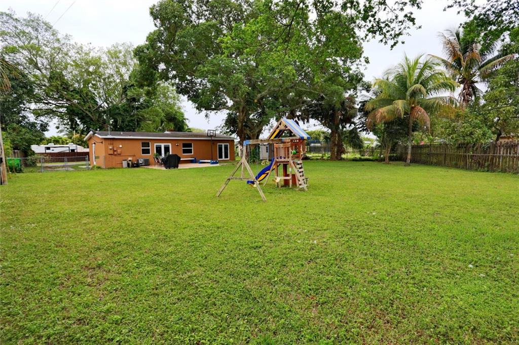 Sunrise Golf Village Sec - Residential