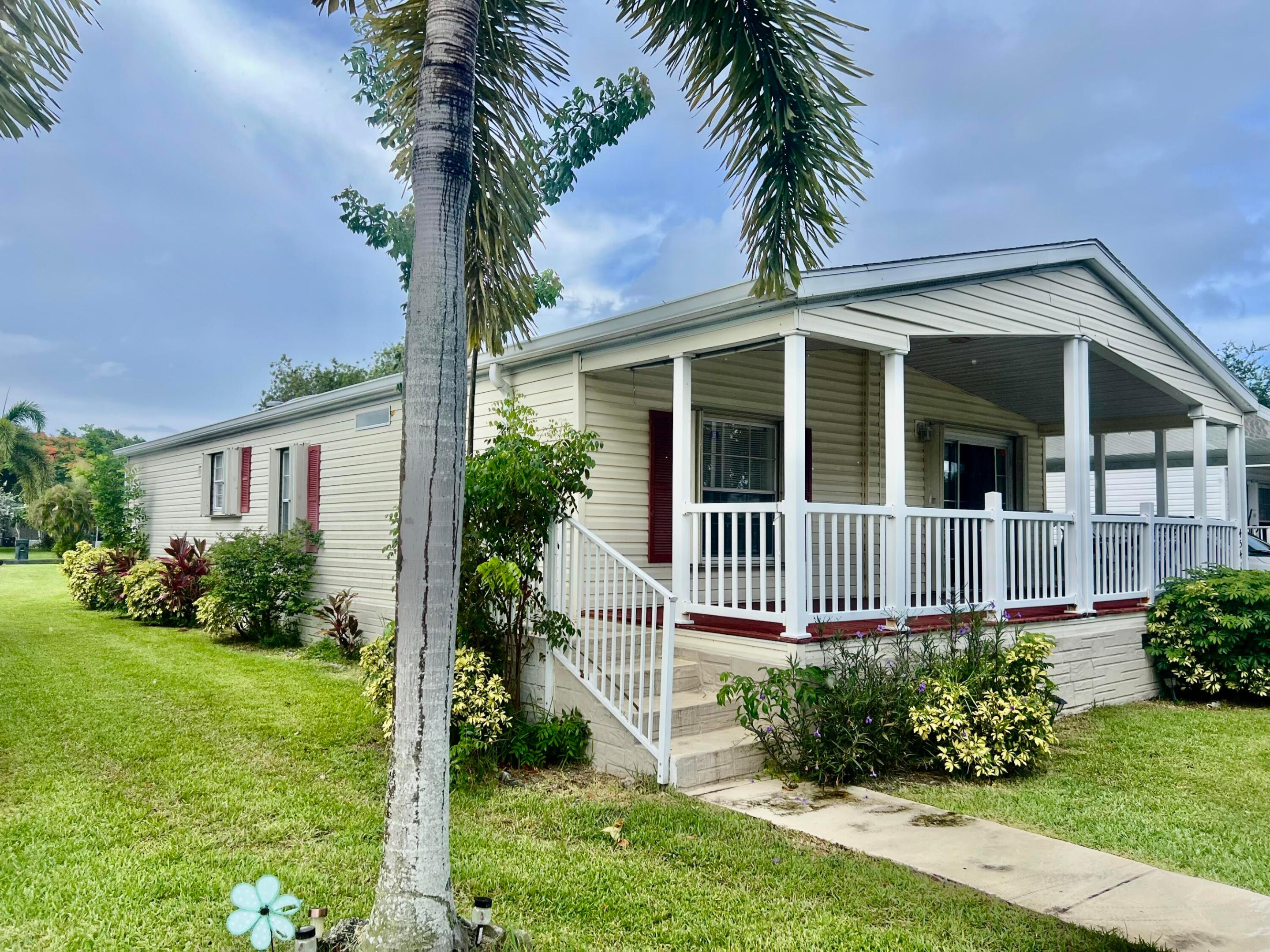 DEERFIELD LAKE - Residential