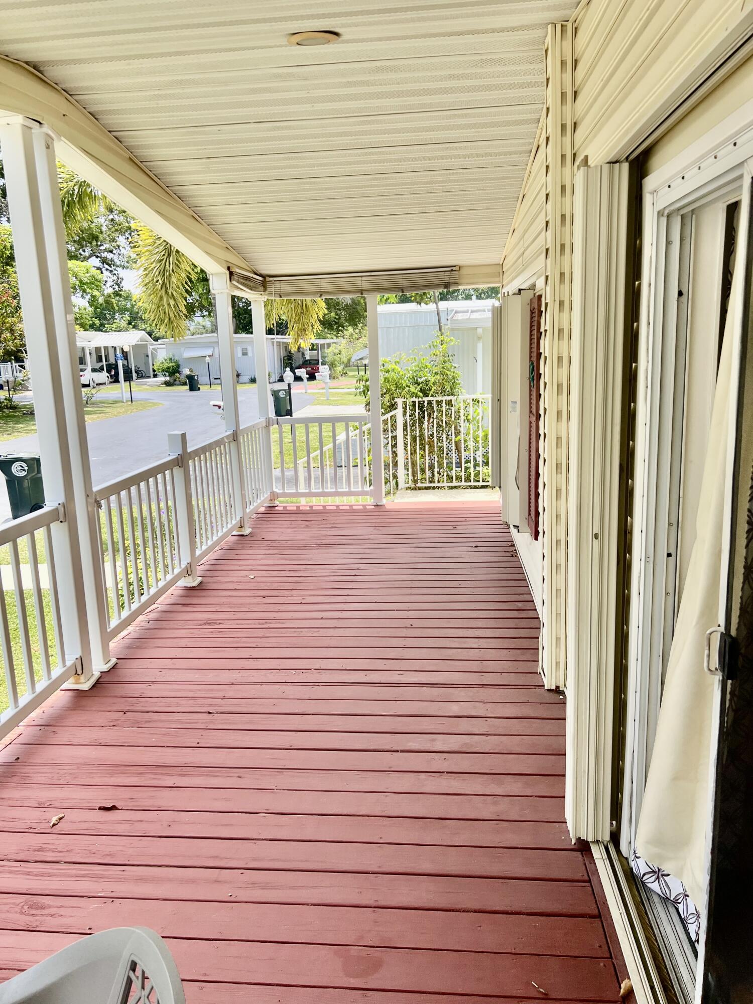 DEERFIELD LAKE - Residential