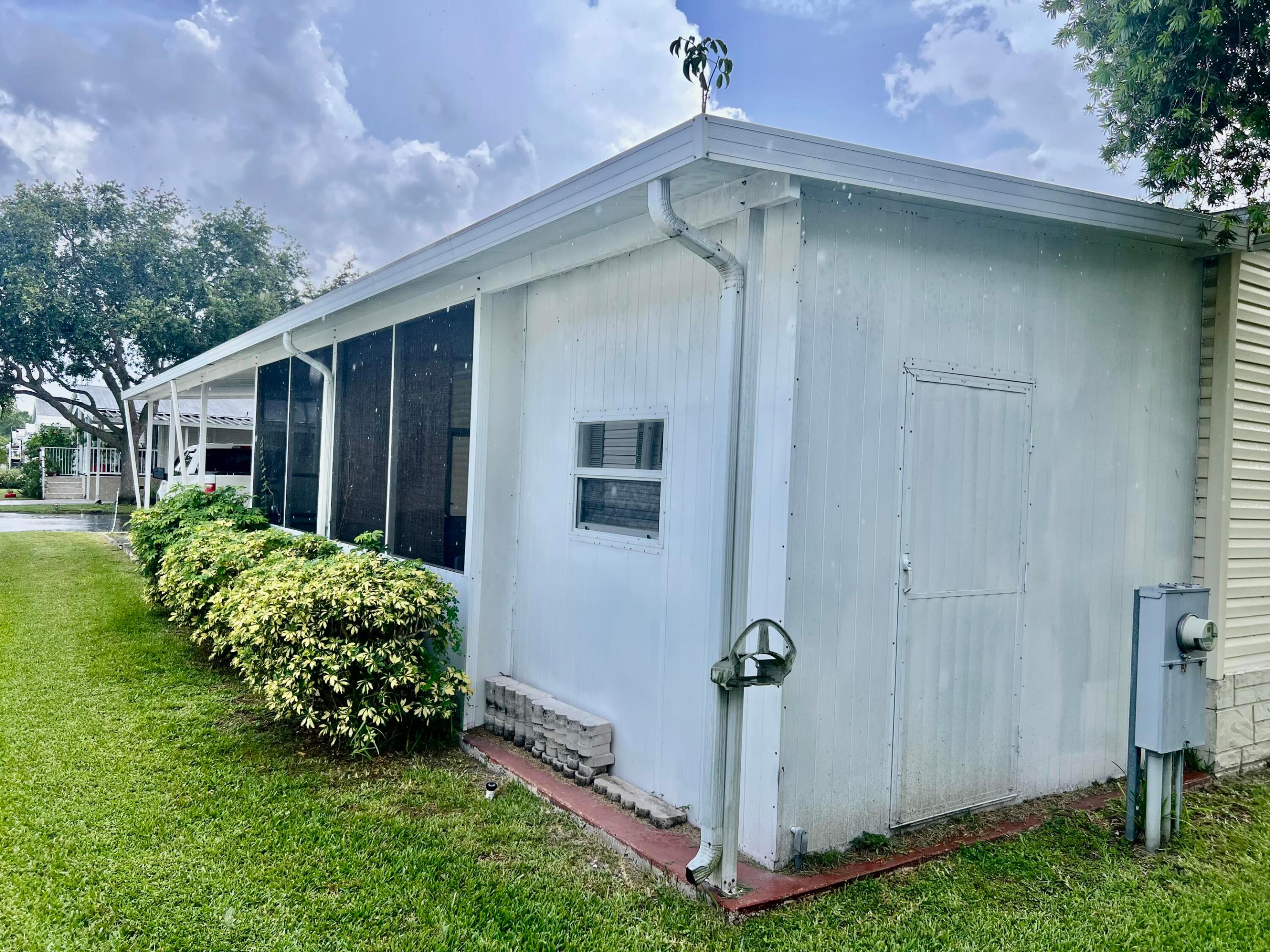 DEERFIELD LAKE - Residential