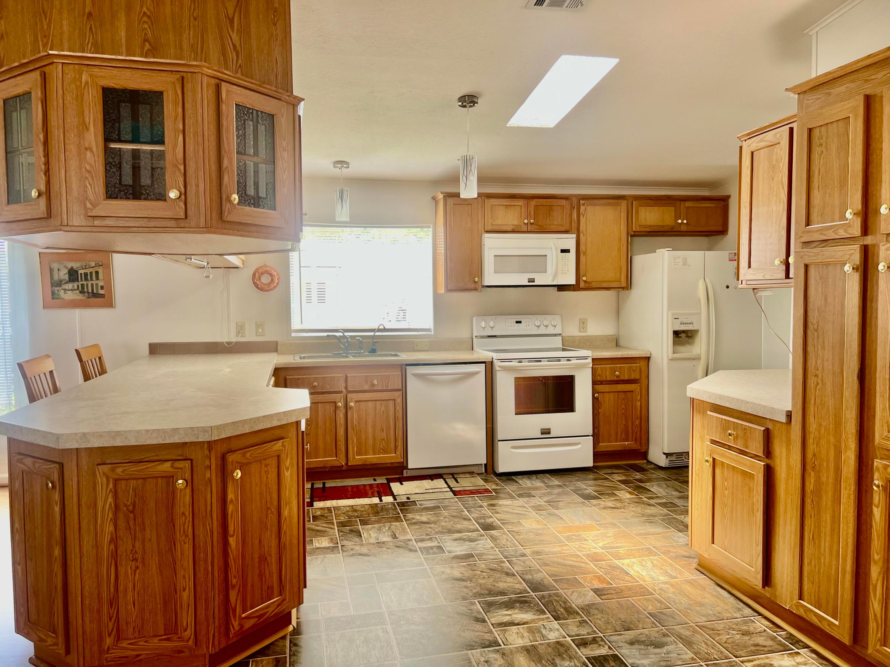 DEERFIELD LAKE - Residential