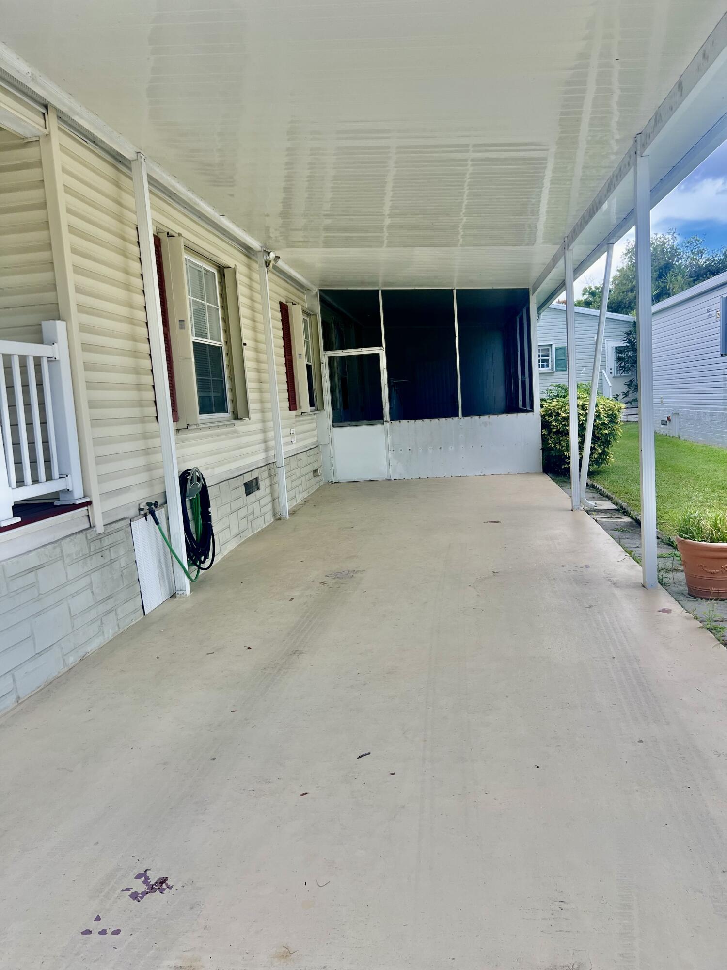 DEERFIELD LAKE - Residential