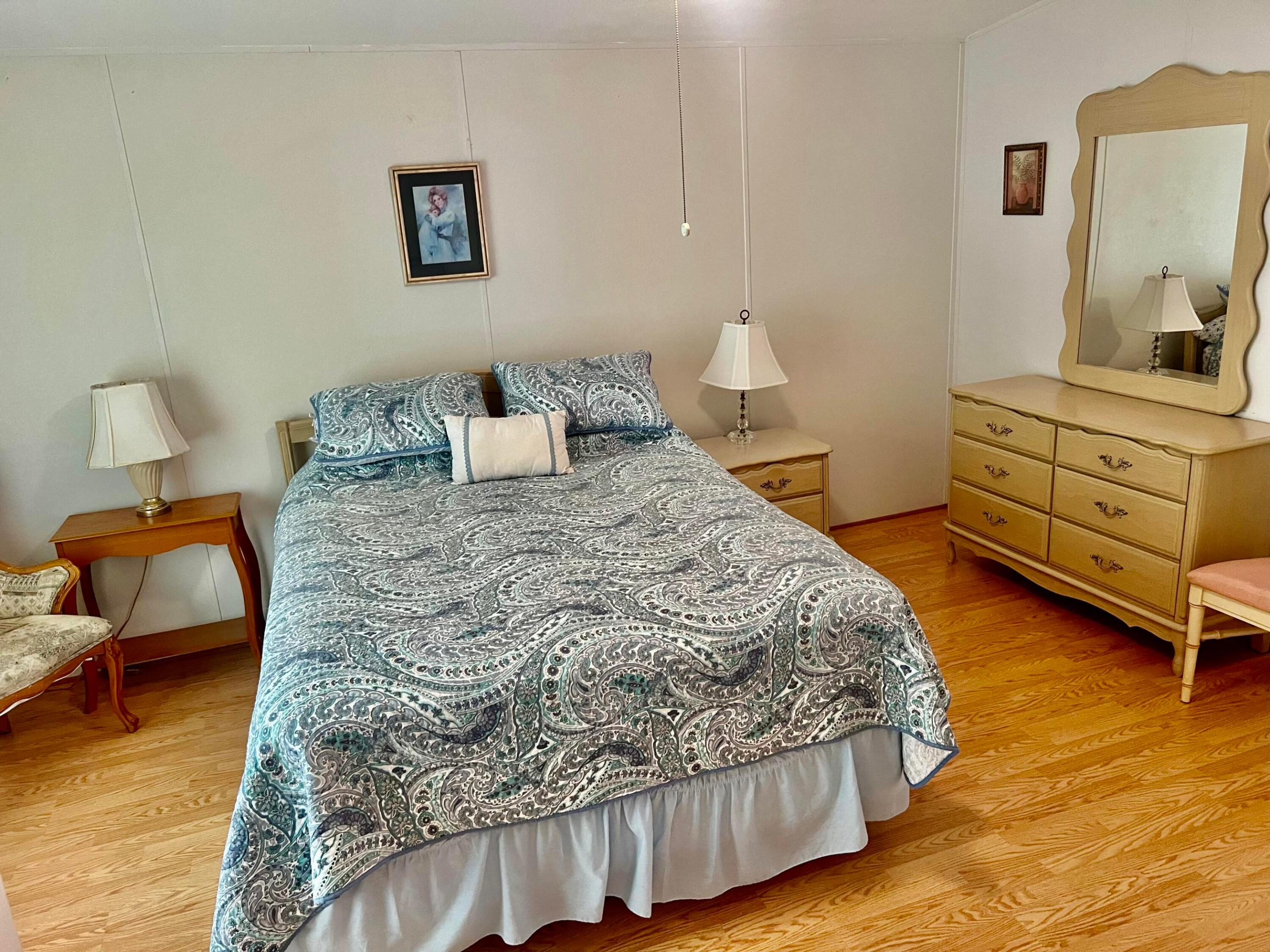 DEERFIELD LAKE - Residential