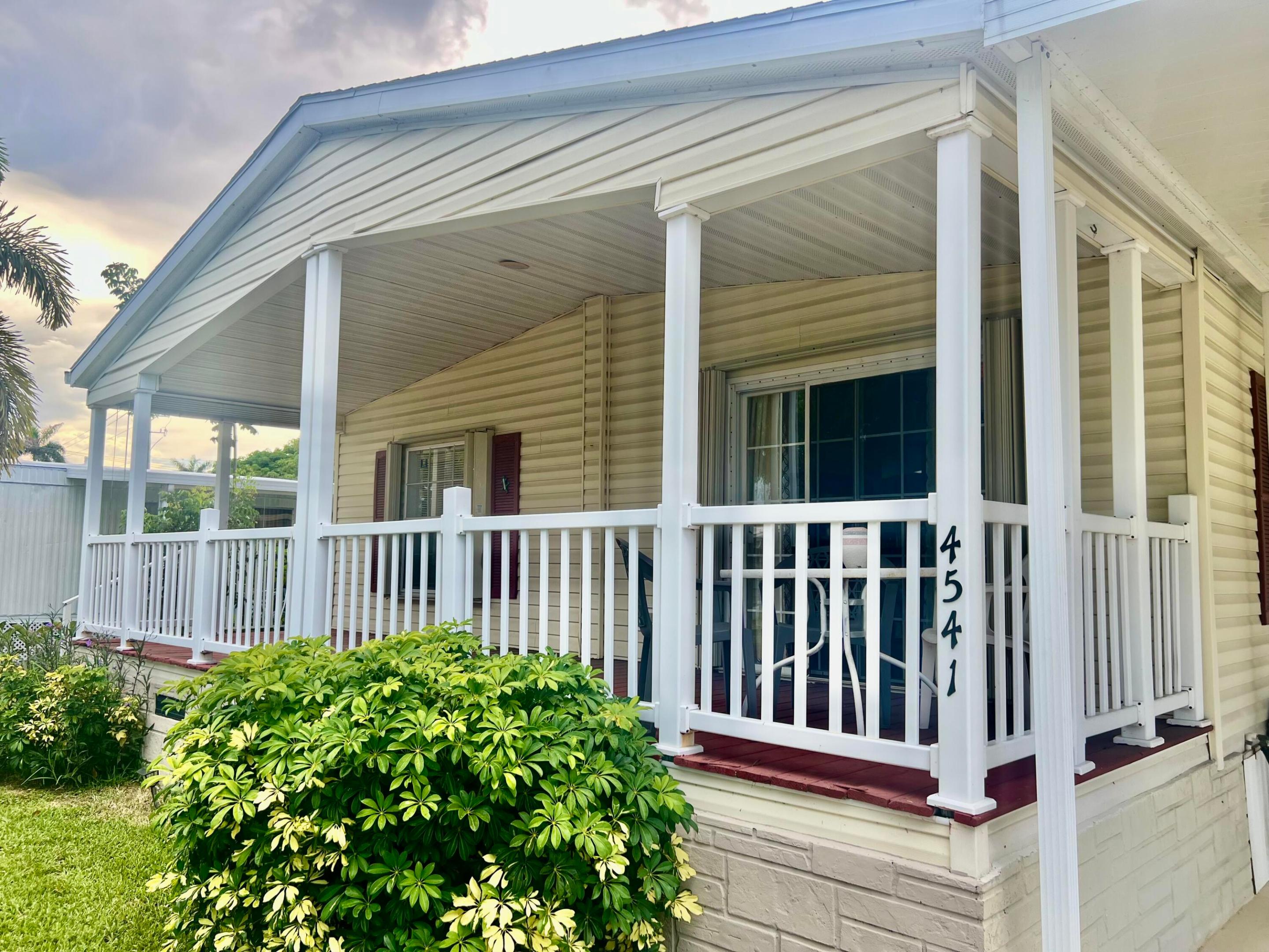 DEERFIELD LAKE - Residential