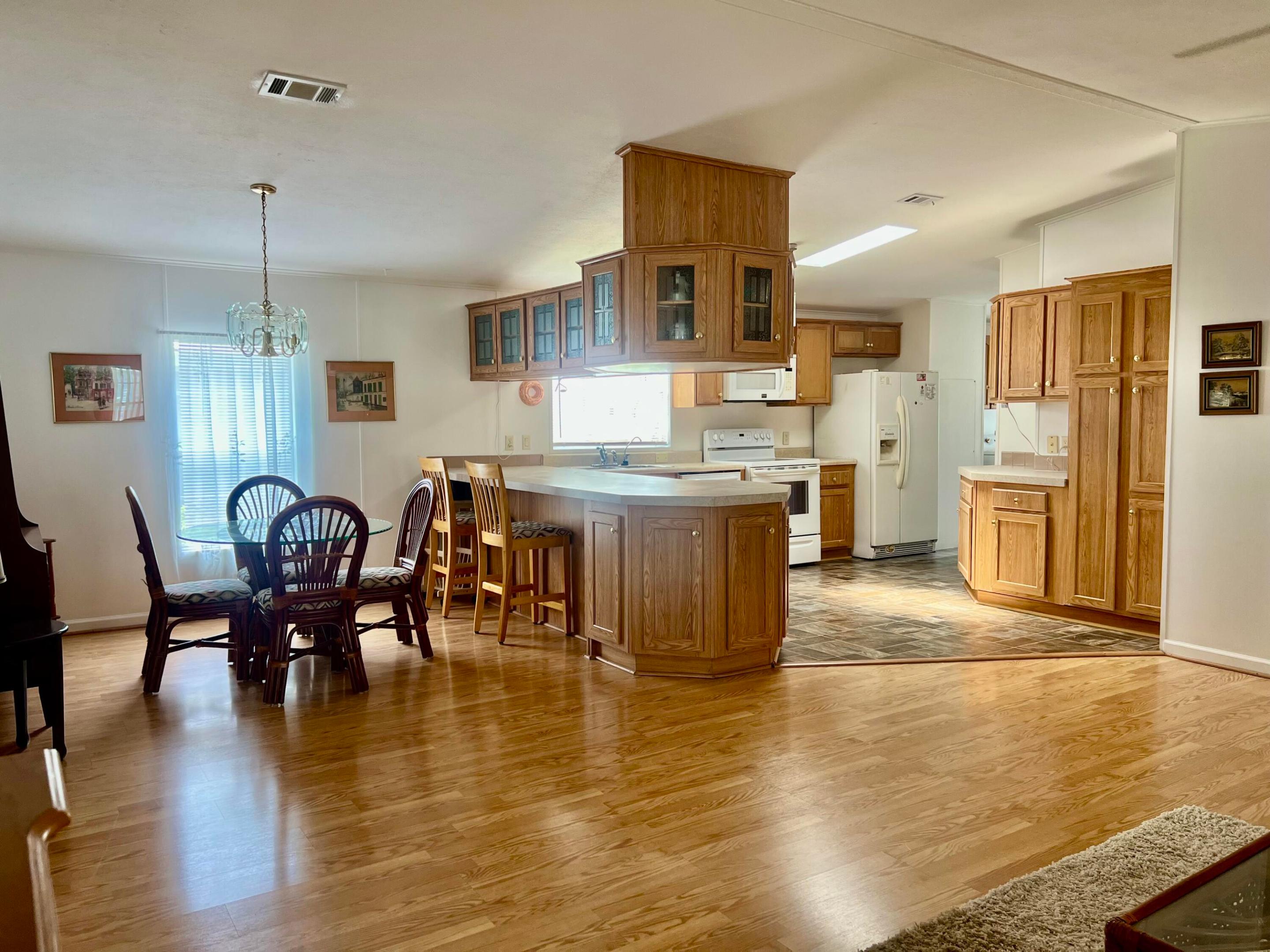 DEERFIELD LAKE - Residential