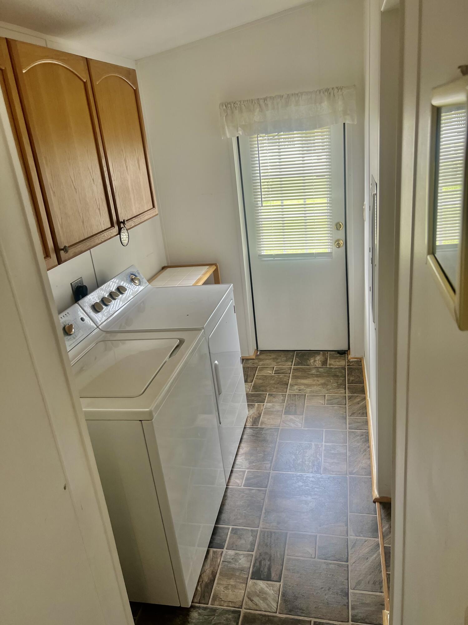 DEERFIELD LAKE - Residential