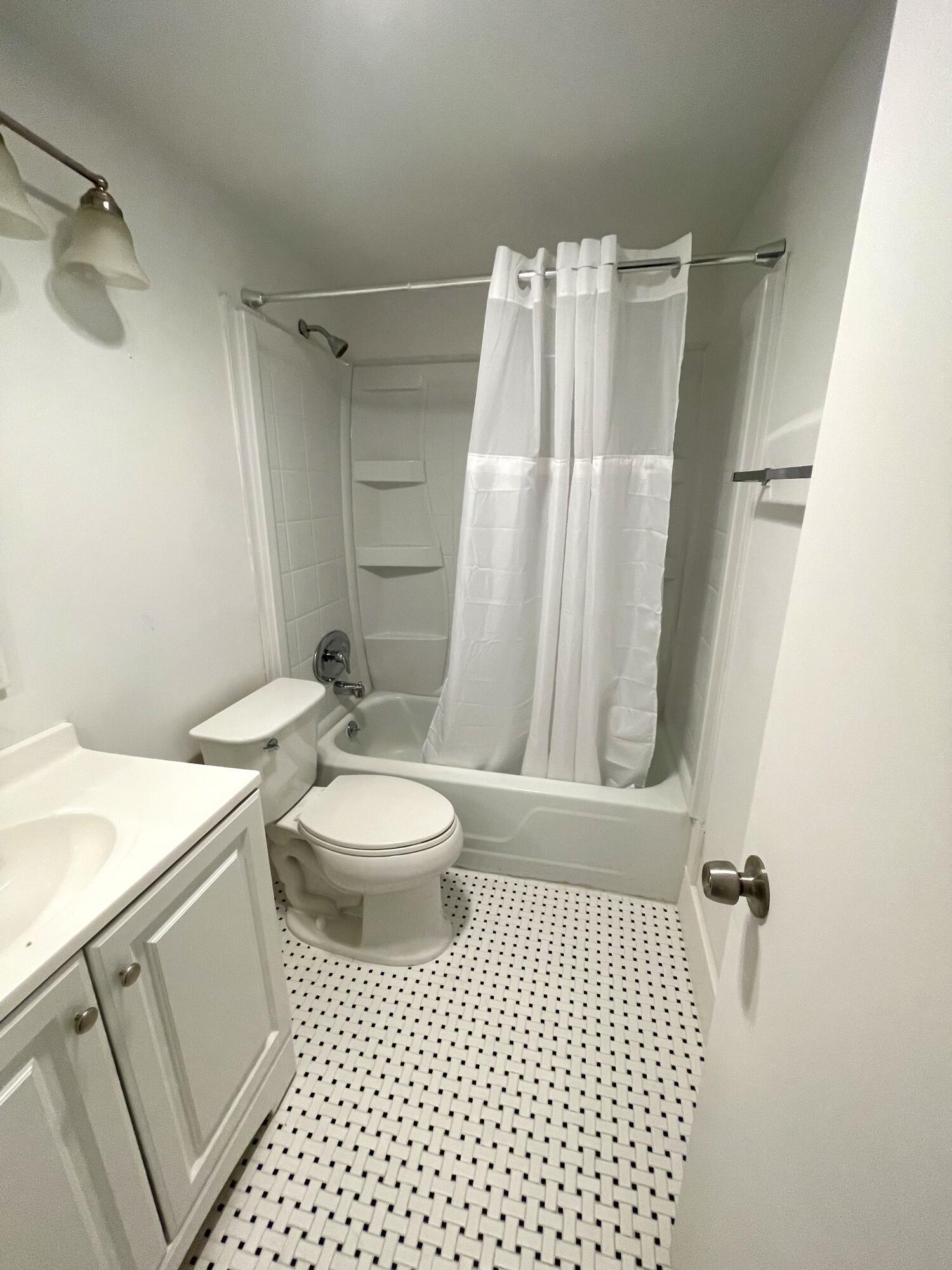 EASTHAMPTON CONDO - Residential