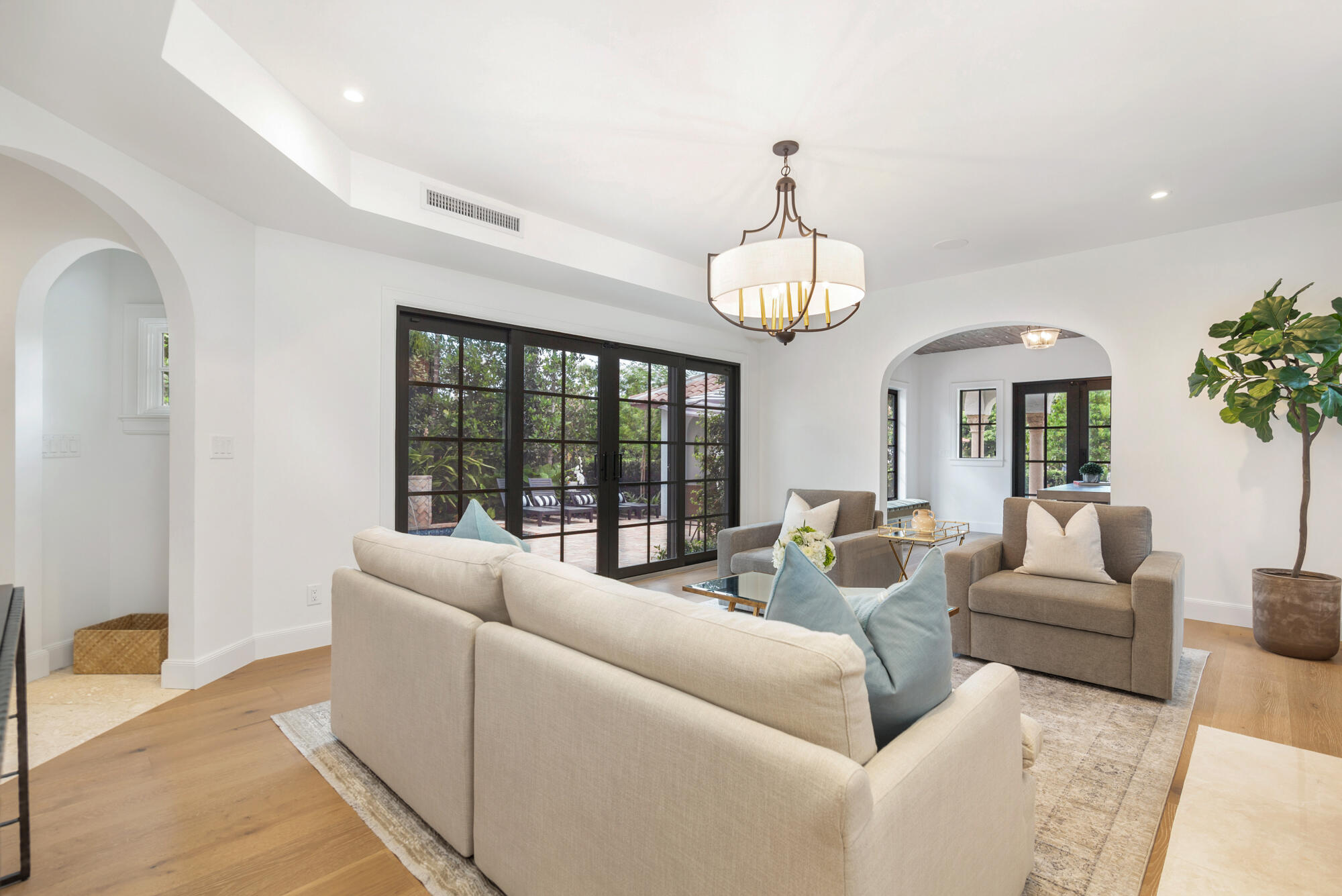 LAKEWOOD - Residential