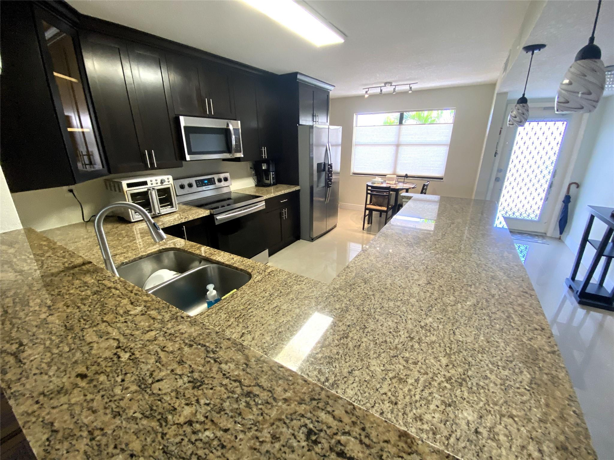SUNRISE LAKES 4 - Residential