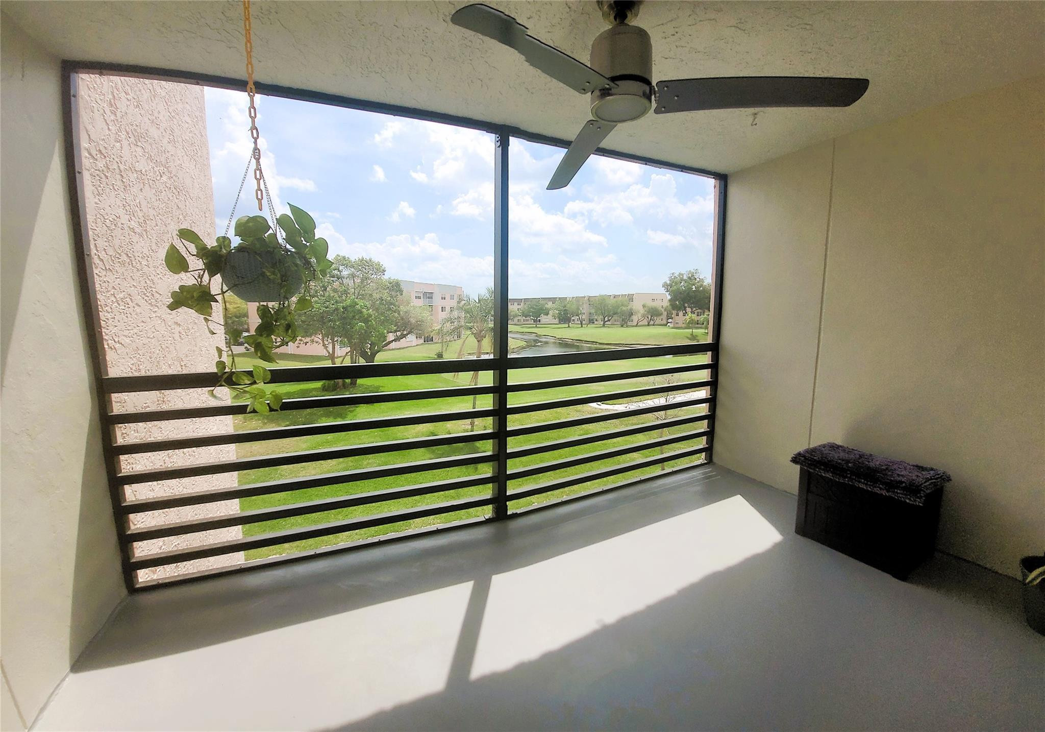 SUNRISE LAKES 4 - Residential