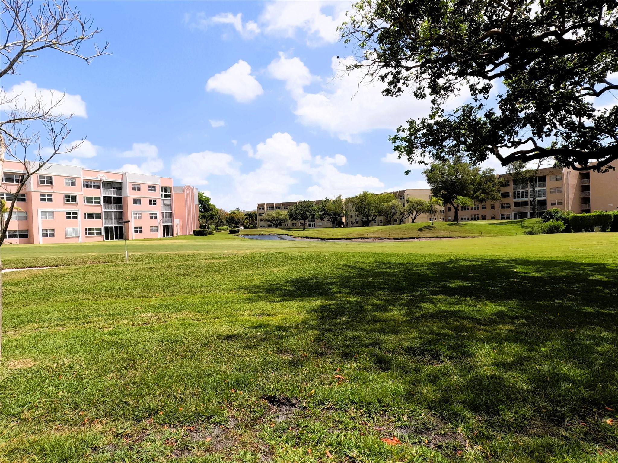 SUNRISE LAKES 4 - Residential