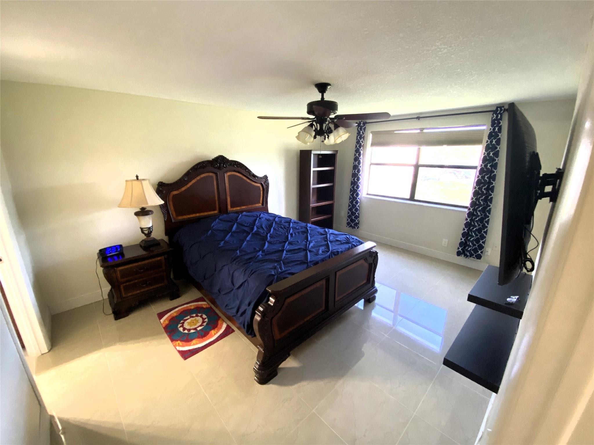 SUNRISE LAKES 4 - Residential
