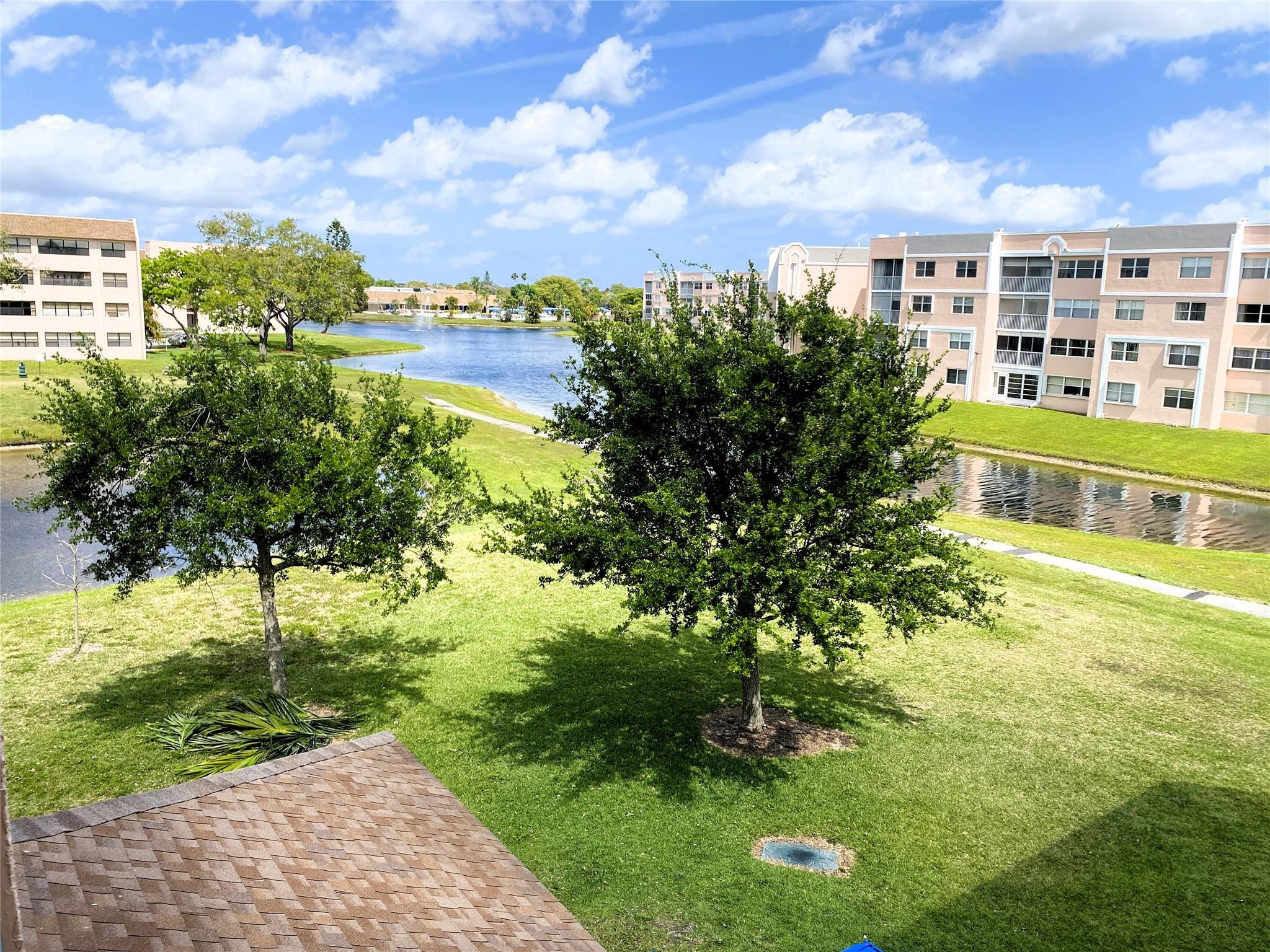 SUNRISE LAKES 4 - Residential
