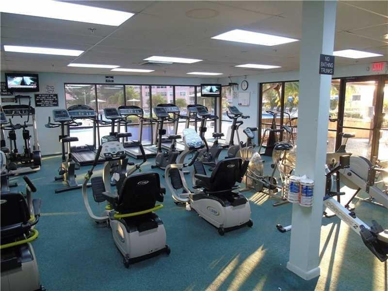 SUNRISE LAKES 4 - Residential