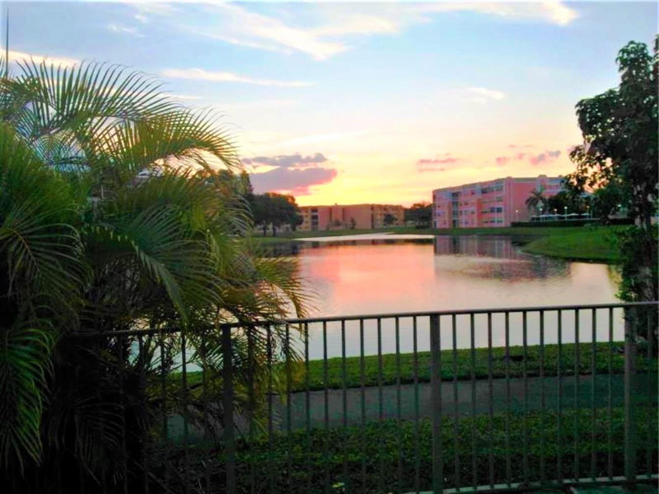 SUNRISE LAKES 4 - Residential