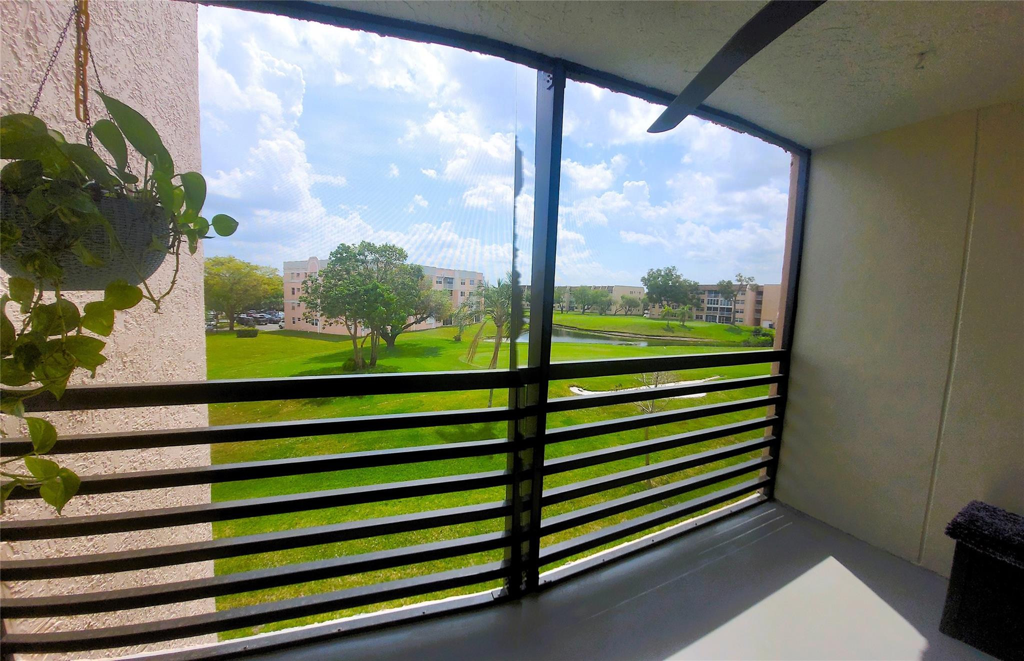 SUNRISE LAKES 4 - Residential