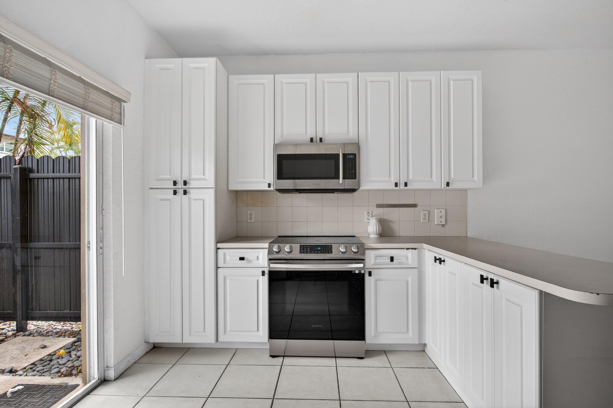 WASHINGTON PALMS CONDO - Residential Lease