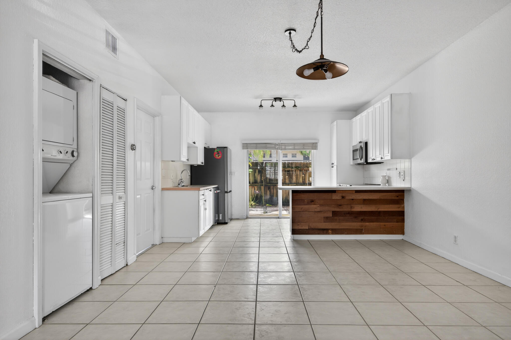 WASHINGTON PALMS CONDO - Residential Lease
