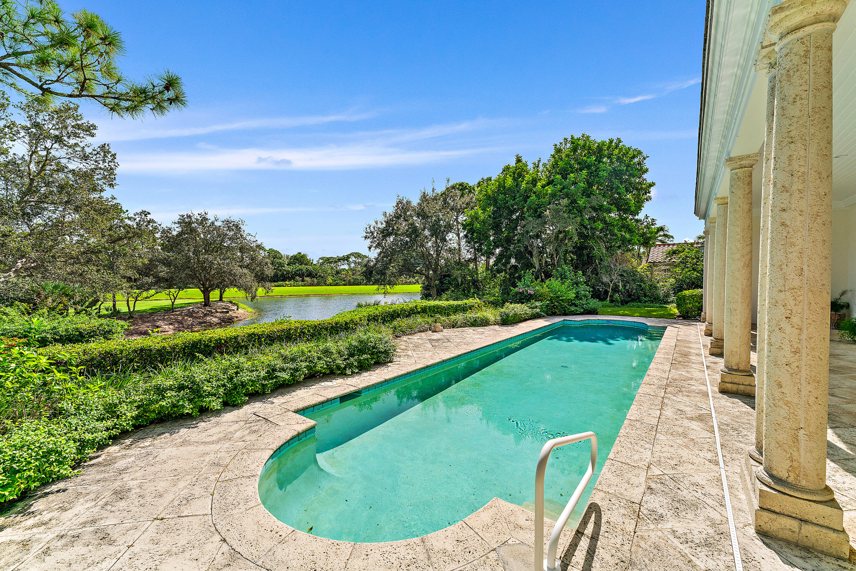 LOBLOLLY PINES - Residential