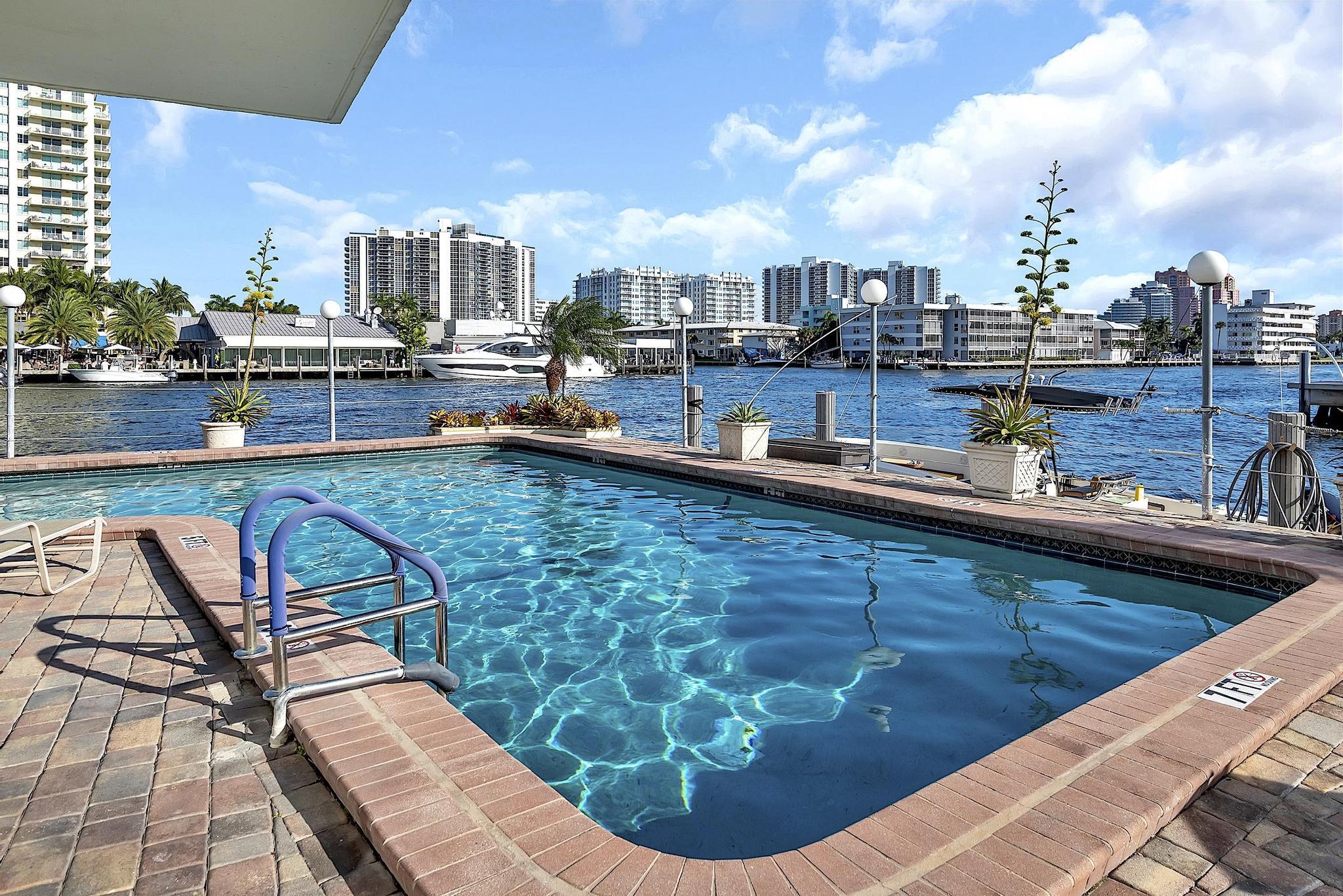 LAUDERDALE TOWER CONDO - Residential