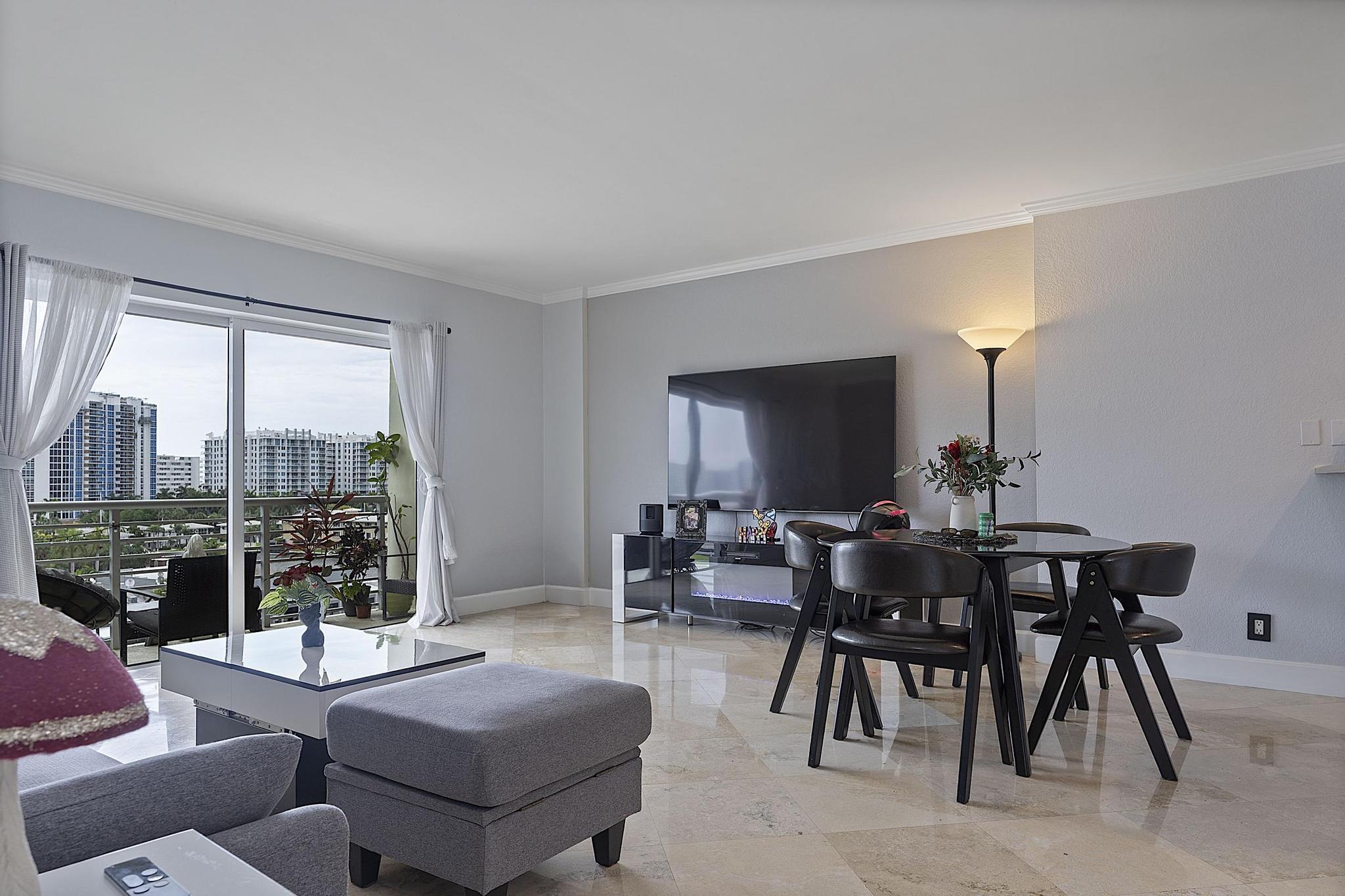LAUDERDALE TOWER CONDO - Residential