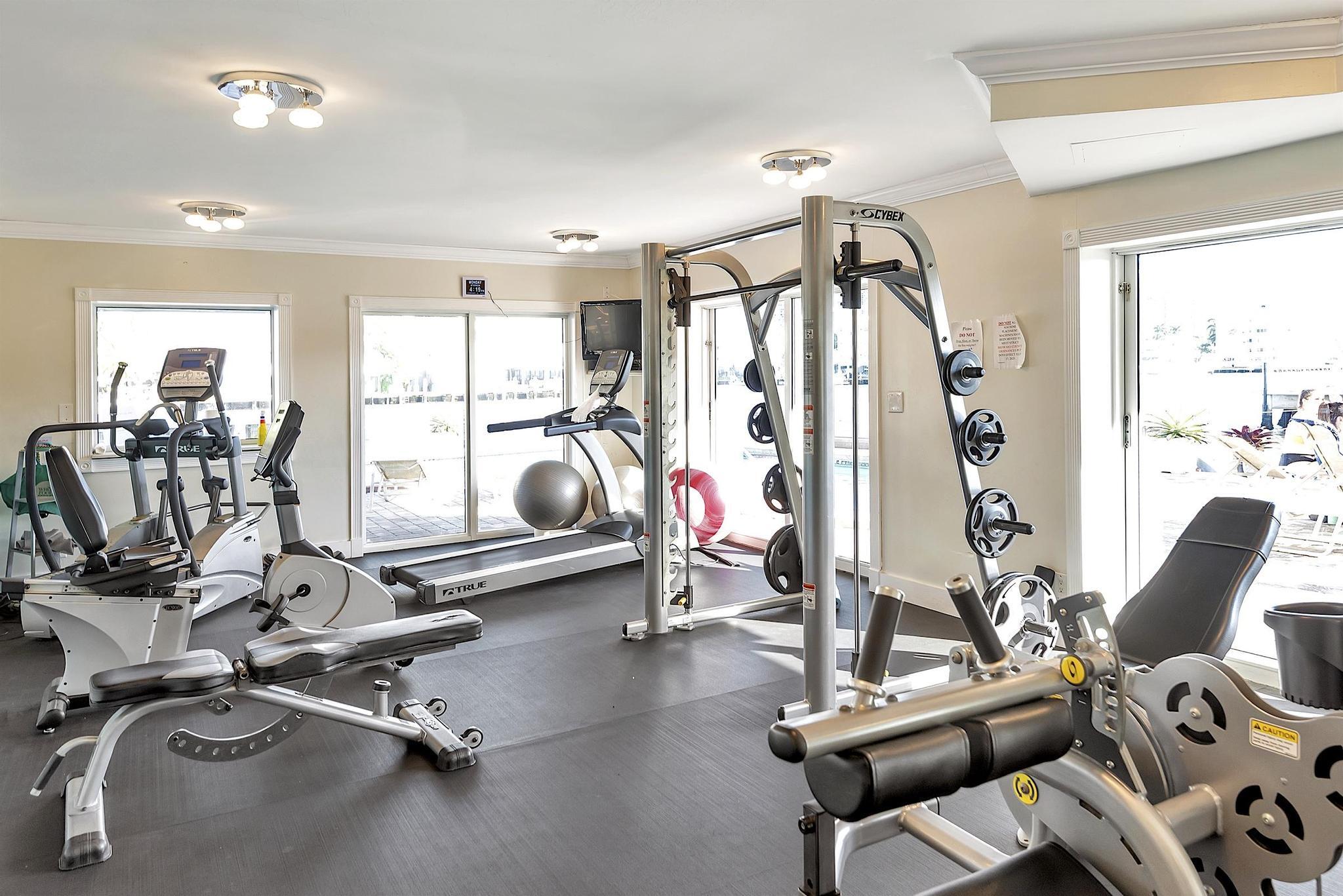LAUDERDALE TOWER CONDO - Residential