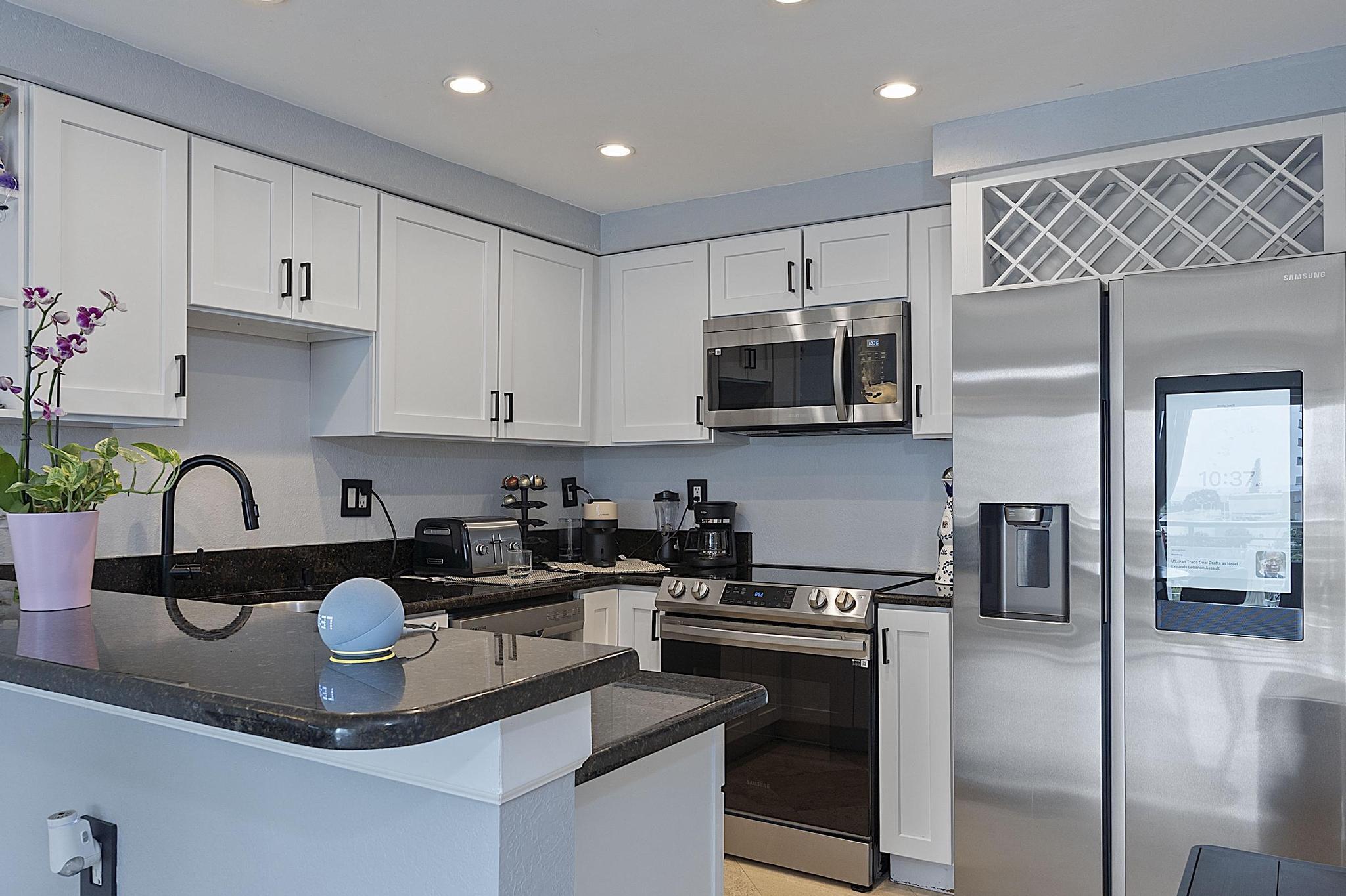 LAUDERDALE TOWER CONDO - Residential