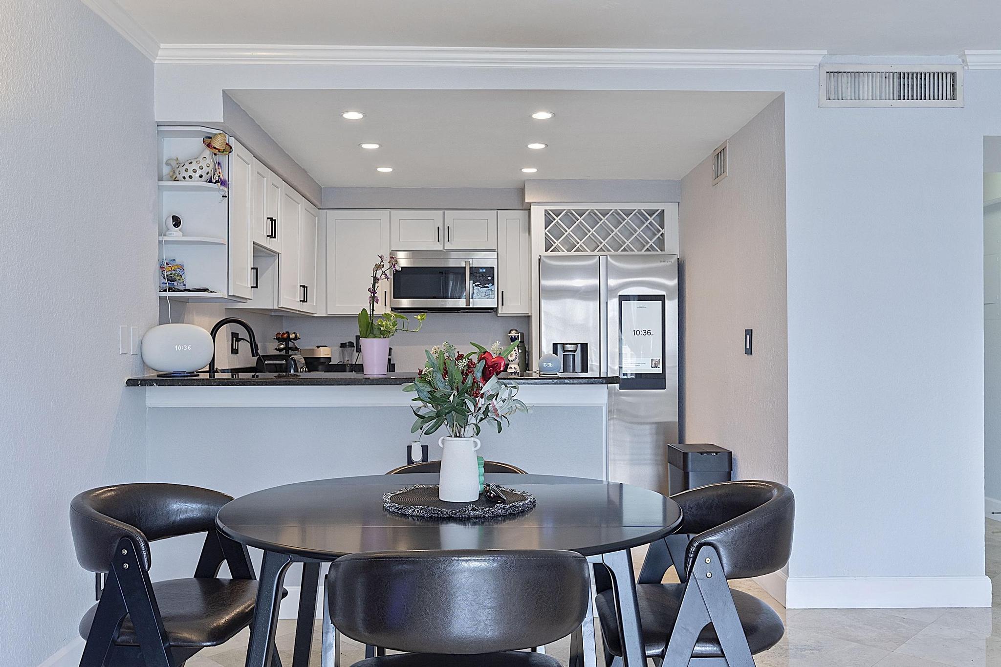 LAUDERDALE TOWER CONDO - Residential