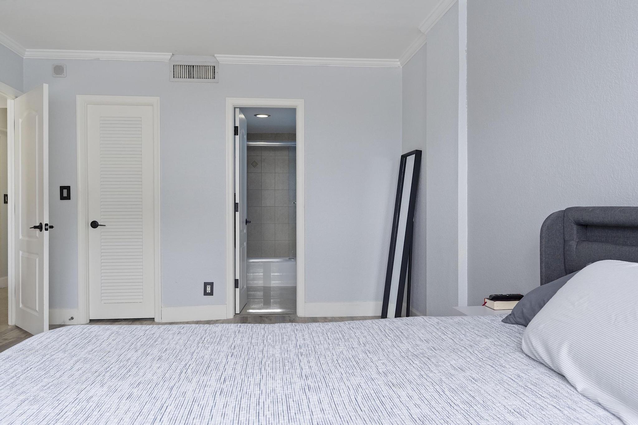 LAUDERDALE TOWER CONDO - Residential