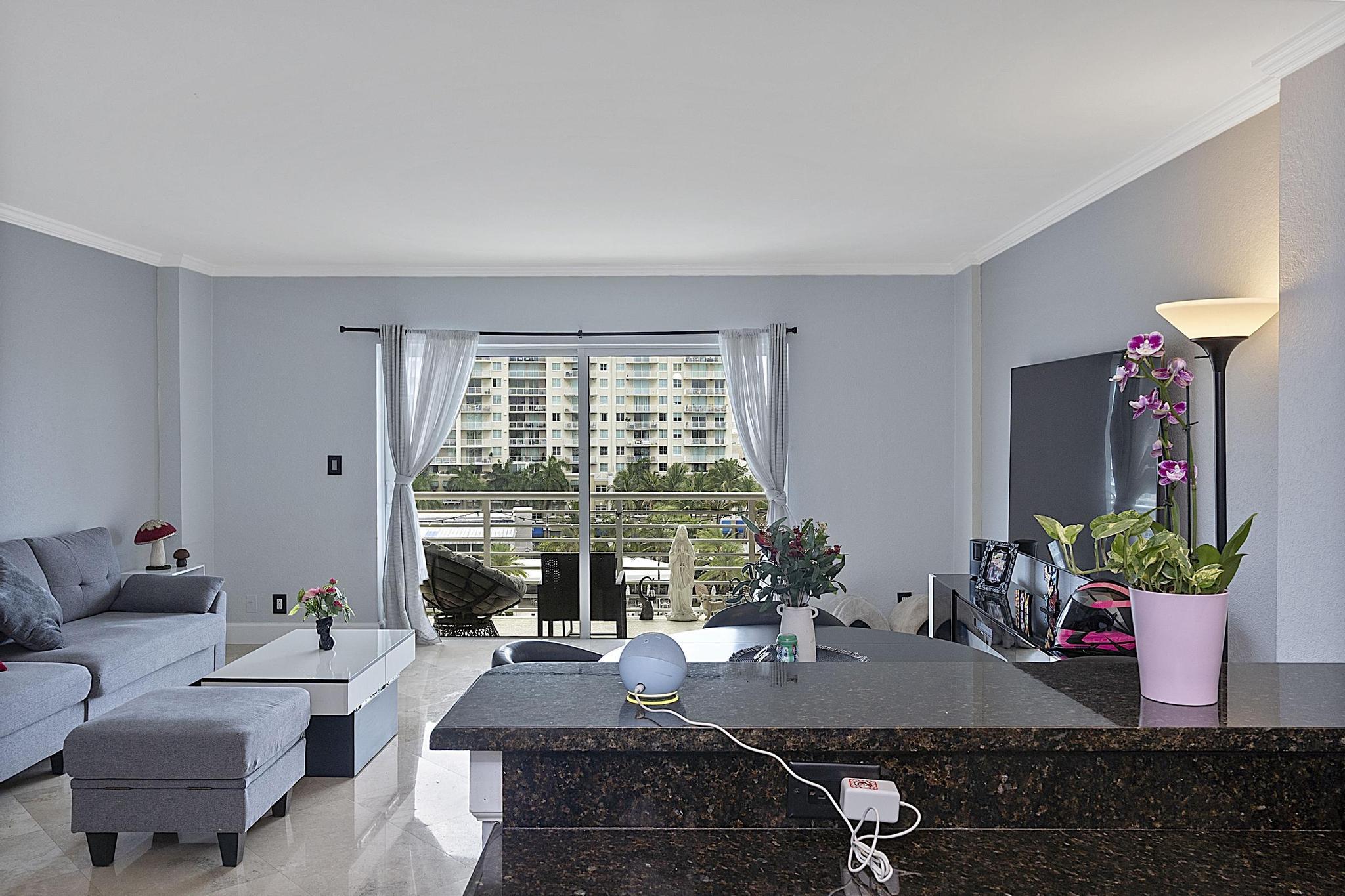 LAUDERDALE TOWER CONDO - Residential